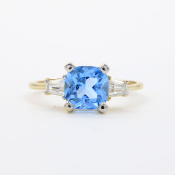Anillo de Oro 14k Diseño Elegante Especial con Zirconia de Corte Brillante en Tono Azul mod. 10769