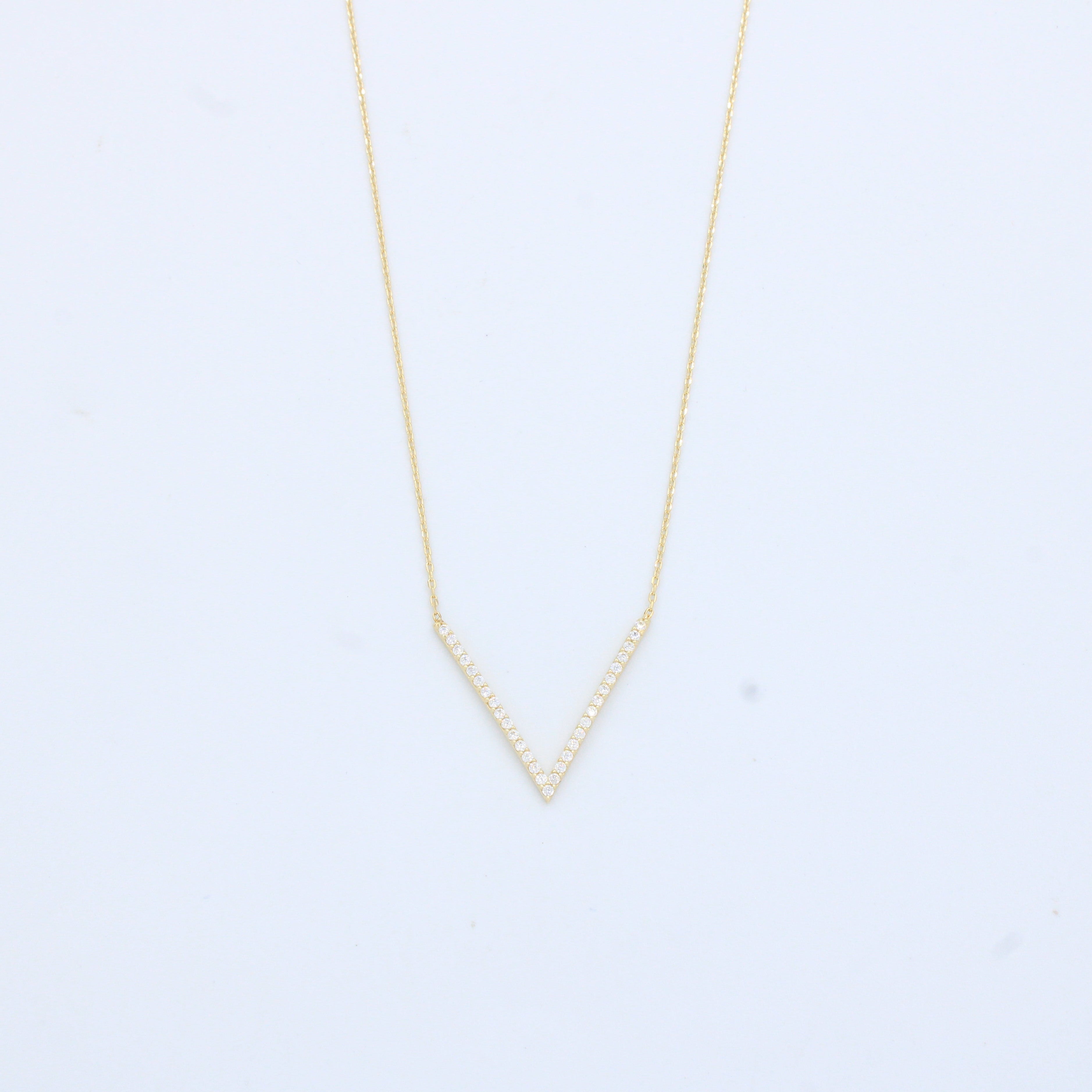 Gargantilla de Oro 14k Diseño V Incrustado con Zirconias mod. 10201