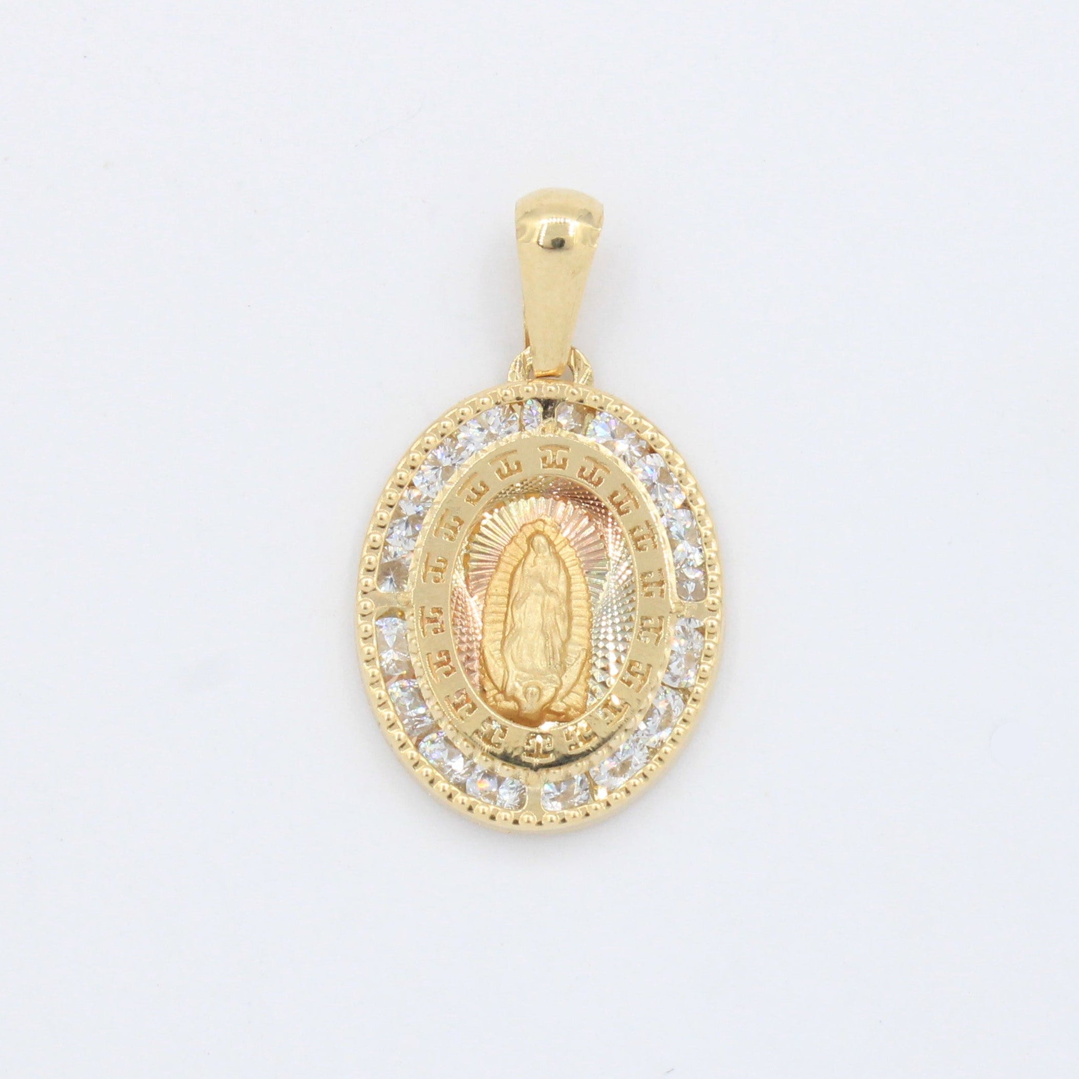 Medalla de oro 14k Virgen de Guadalupe Diseño Oval con Marco de Zirconias y Detalle de Greca mod. 10185