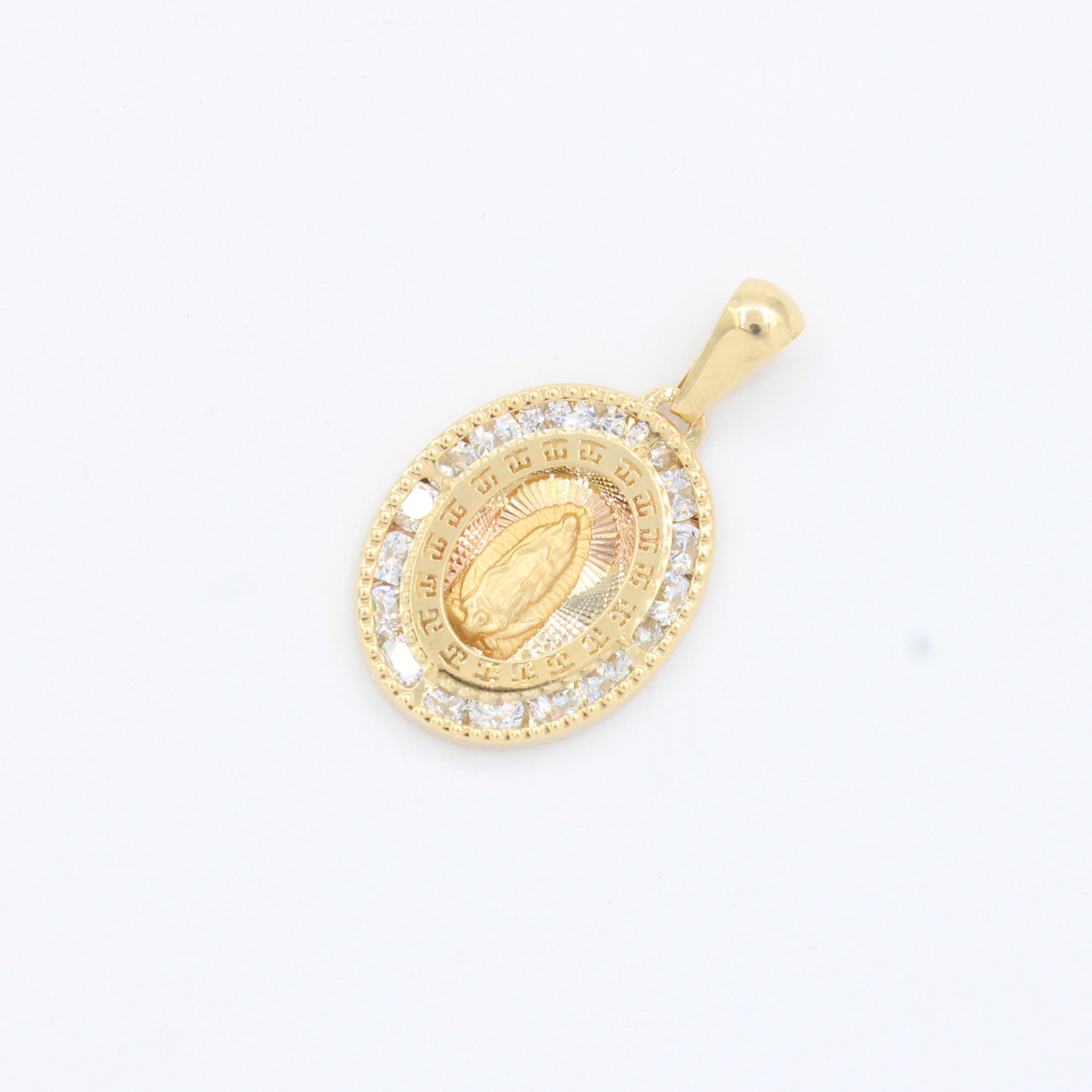 Medalla de oro 14k Virgen de Guadalupe Diseño Oval con Marco de Zirconias y Detalle de Greca mod. 10185