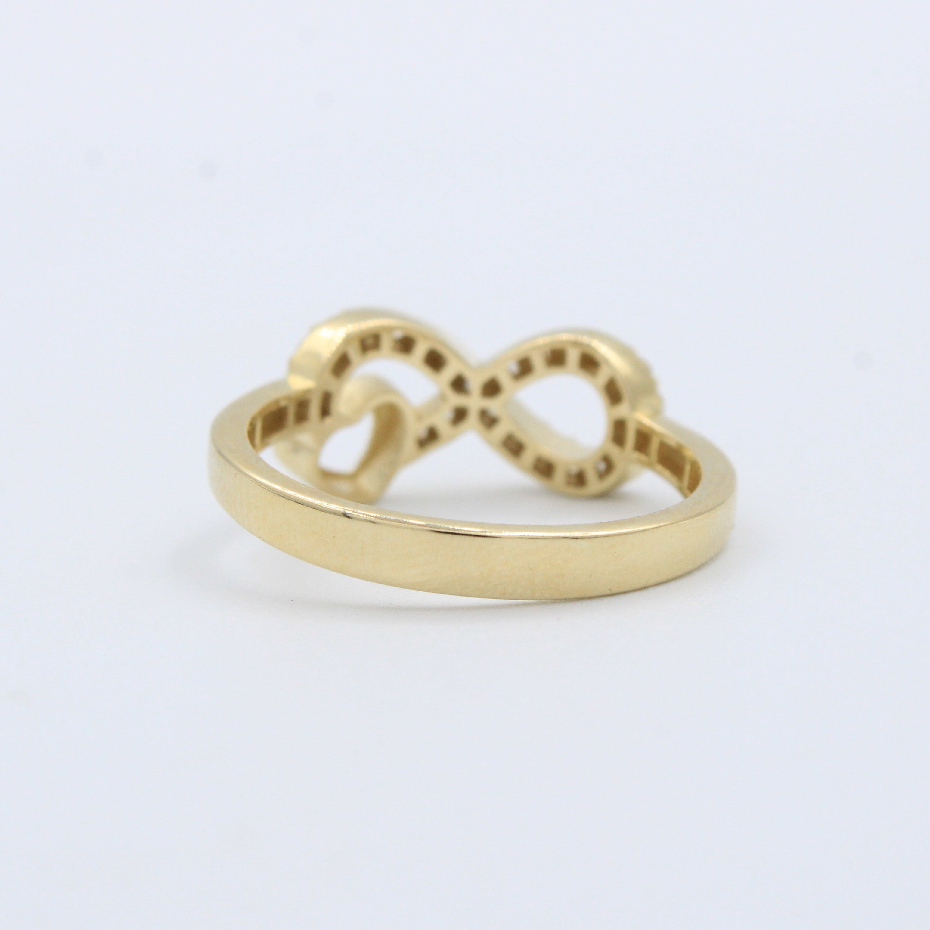 Anillo de Oro 14k Infinito de Zirconias con Corazón Brillante mod. 10217