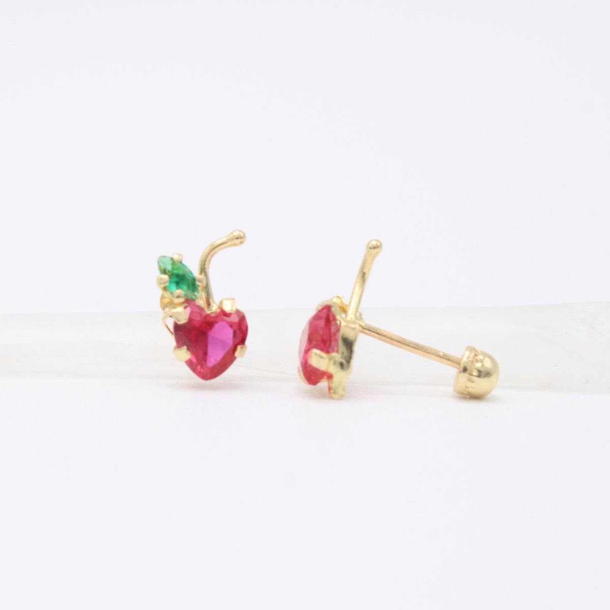 Broquel 10k Manzana en Forma de Corazón Mod. 11127