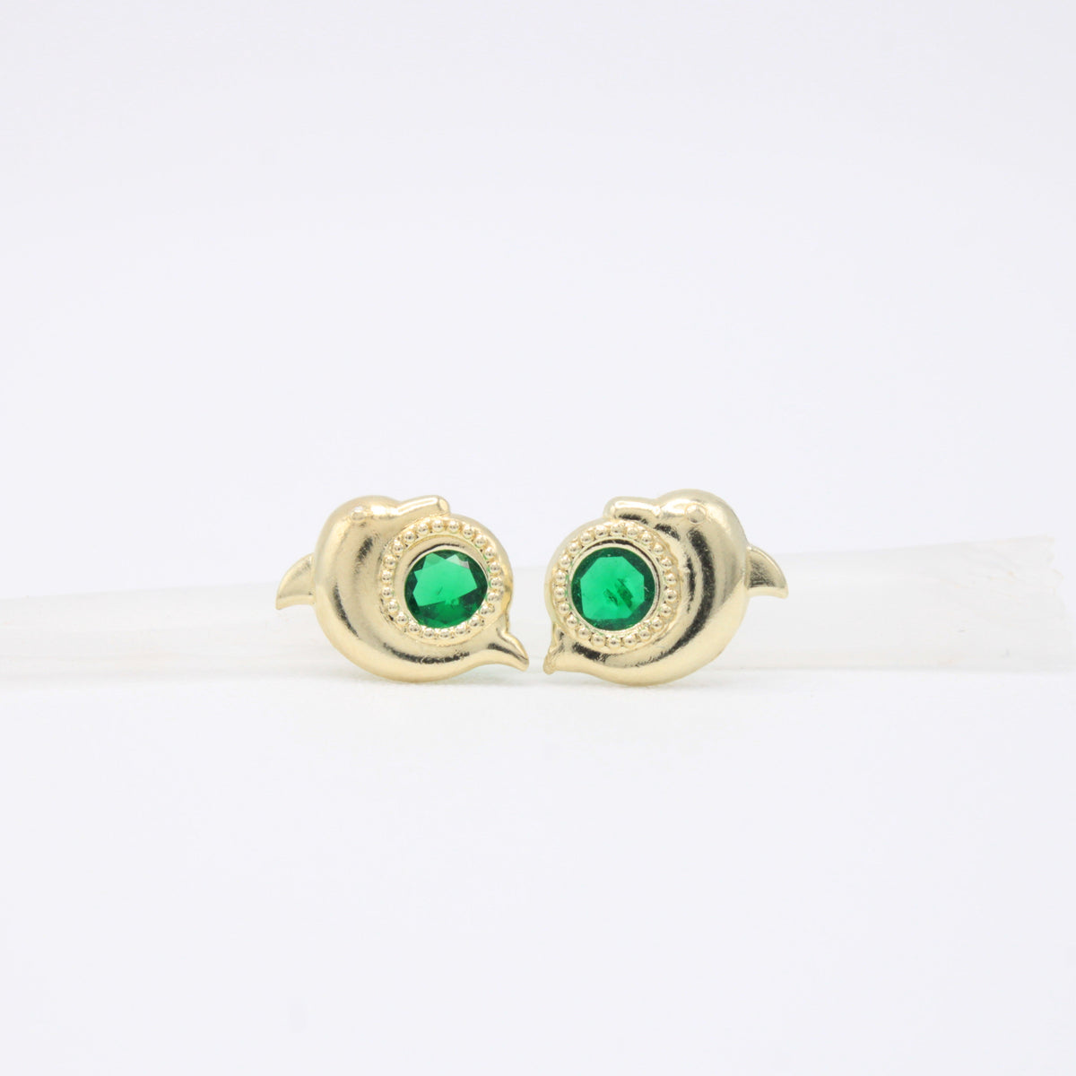 Broquel 10k Delfin con Zirconia Verde Circular Mod. 11128