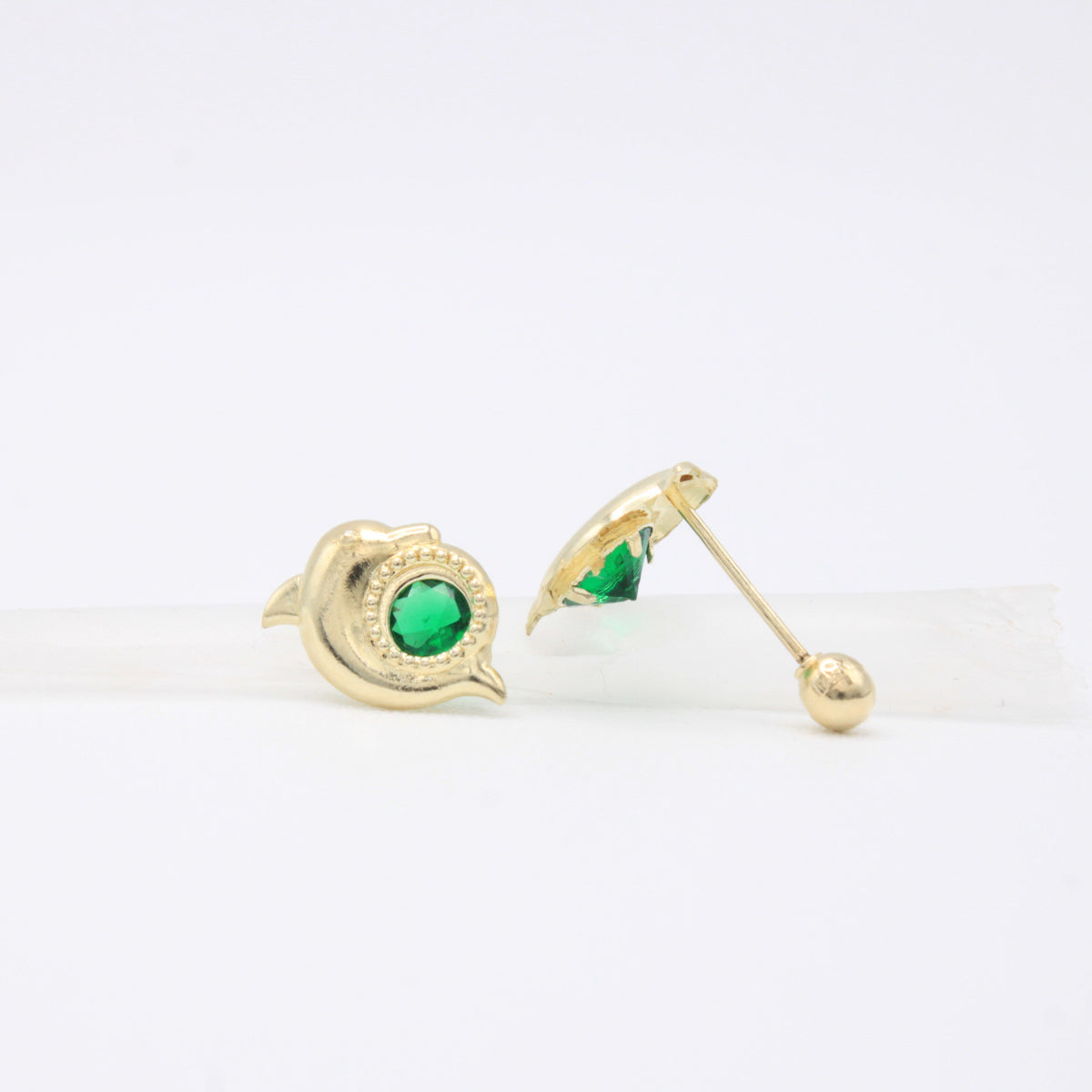 Broquel 10k Delfin con Zirconia Verde Circular Mod. 11128