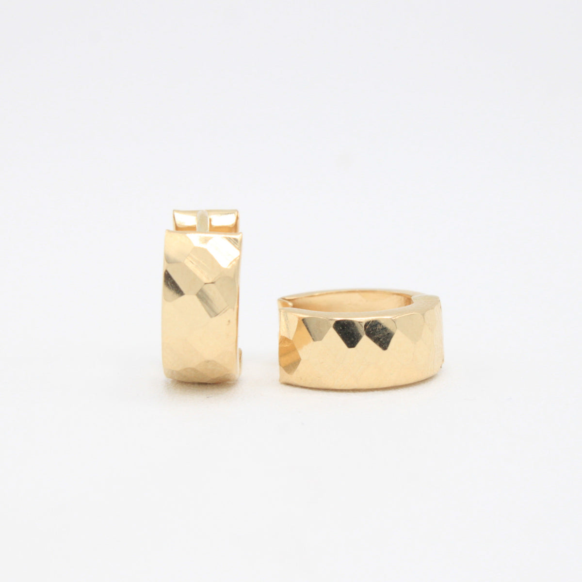 Grapa de Oro 14k Diseño Redondeado con Facetado mod. 11135