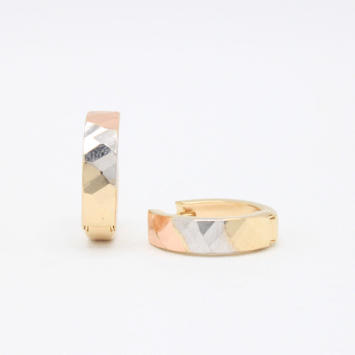 Grapa de Oro 14k Delgada con Facetado Florentino mod. 11137