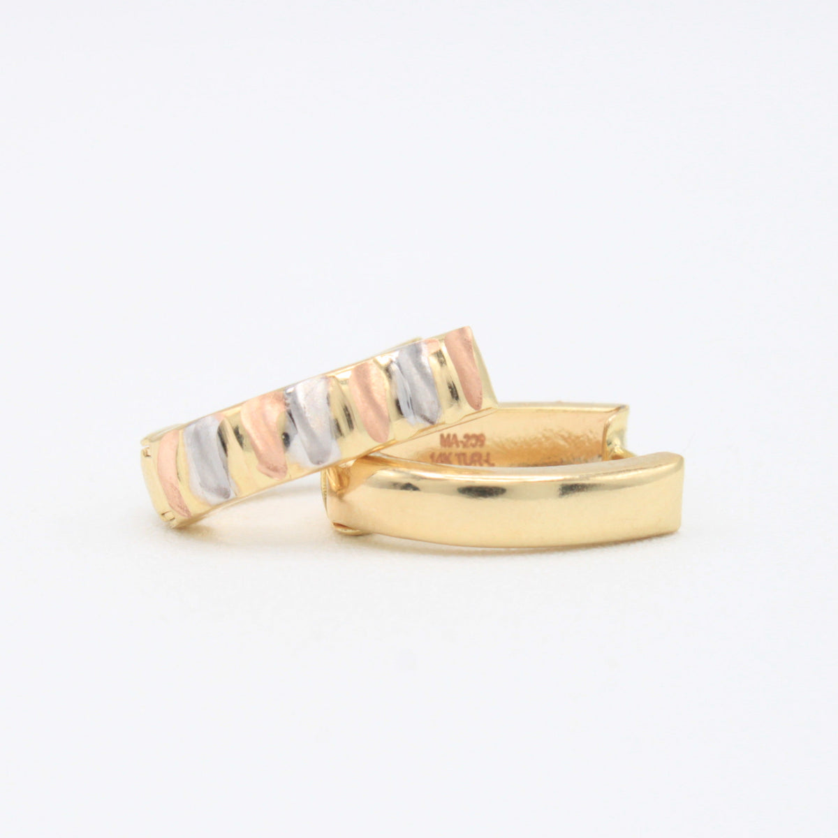 Grapa de Oro 14k Ovaladas con Facetado Horizontal Matte mod. 11139