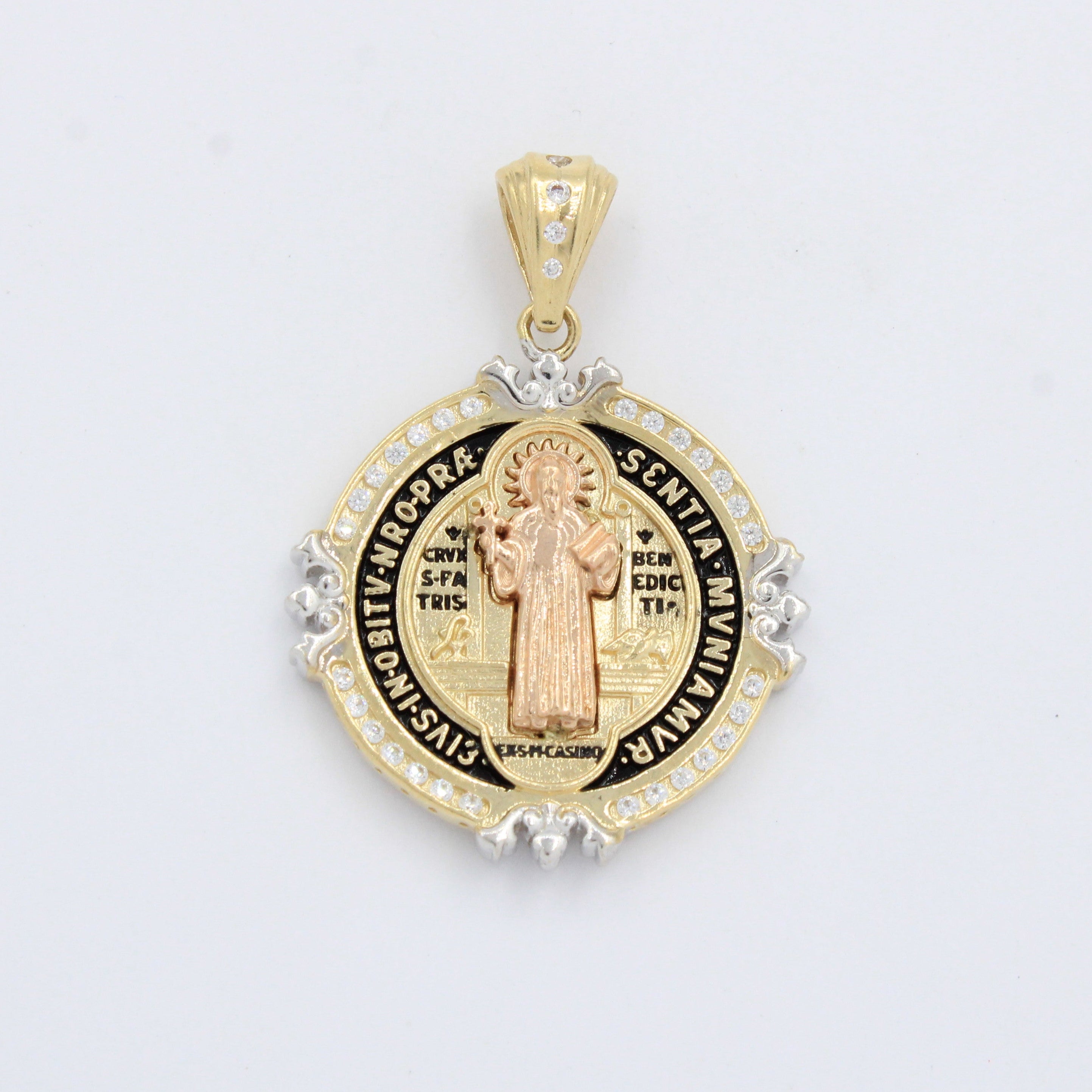 Medalla de Oro 14k Diseño Plus con Imagen de San Benito y su Sello mod. 10247