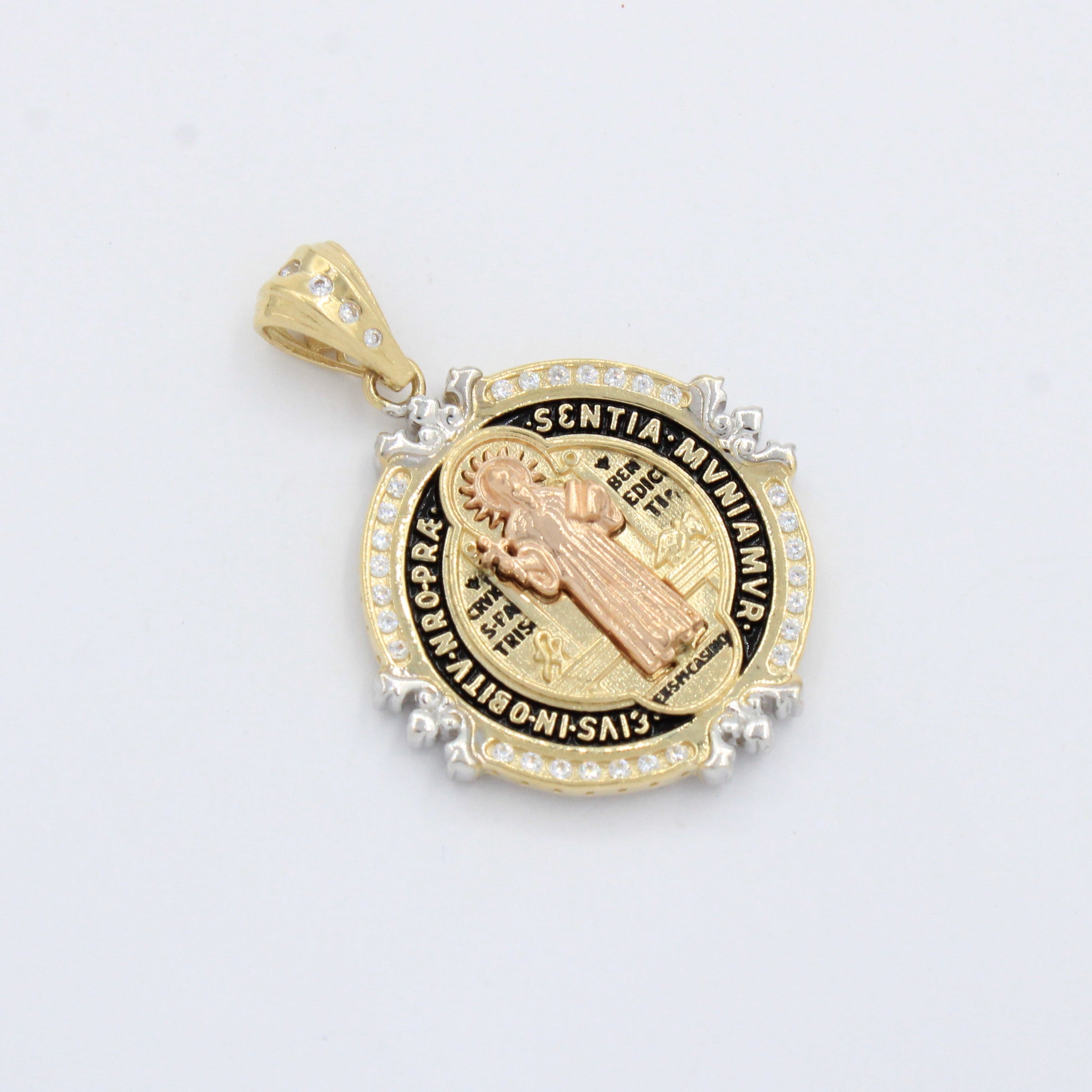 Medalla de Oro 14k Diseño Plus con Imagen de San Benito y su Sello mod. 10247