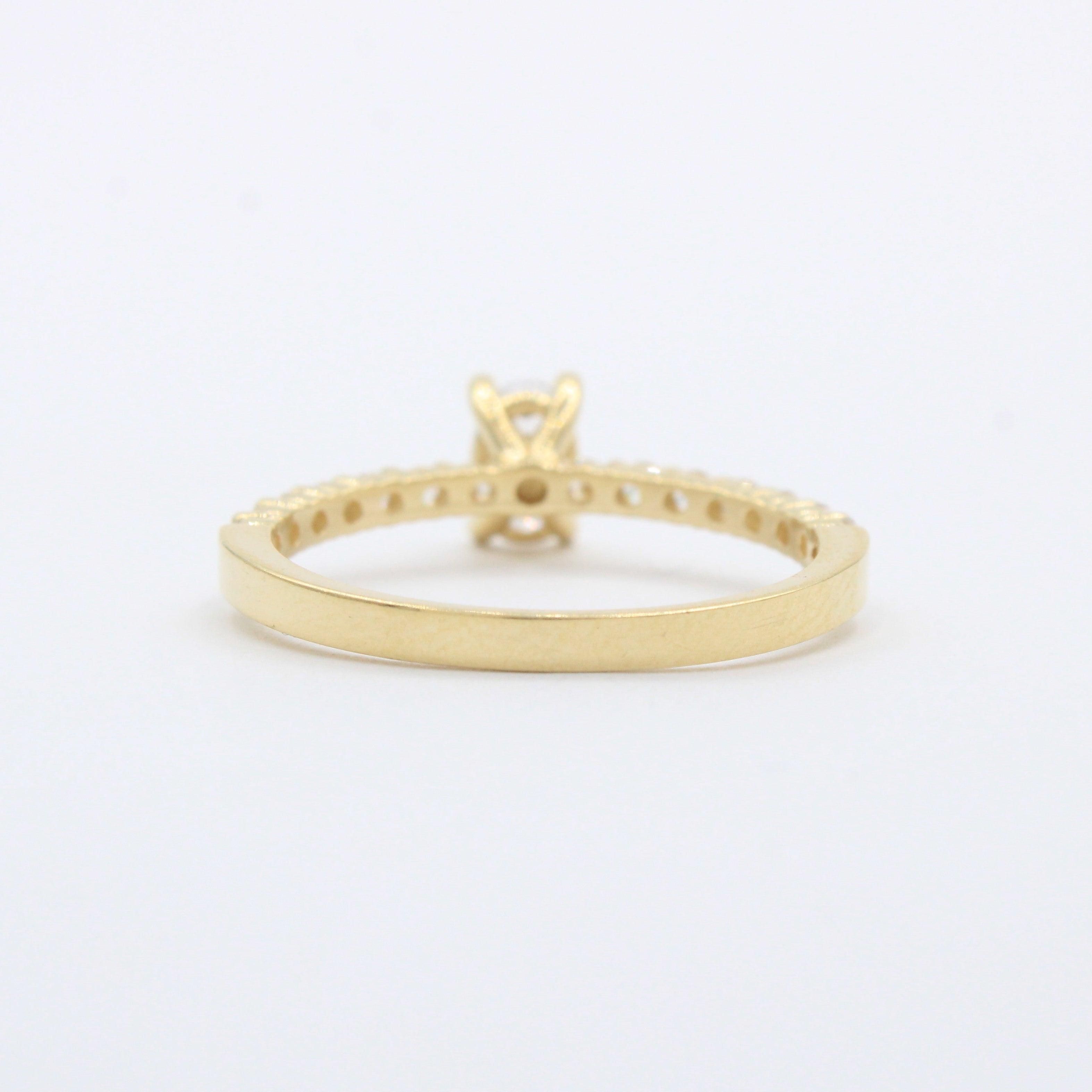 Anillo de Compromiso en Oro 14k con Zirconia Oval Brillante mod. 10267