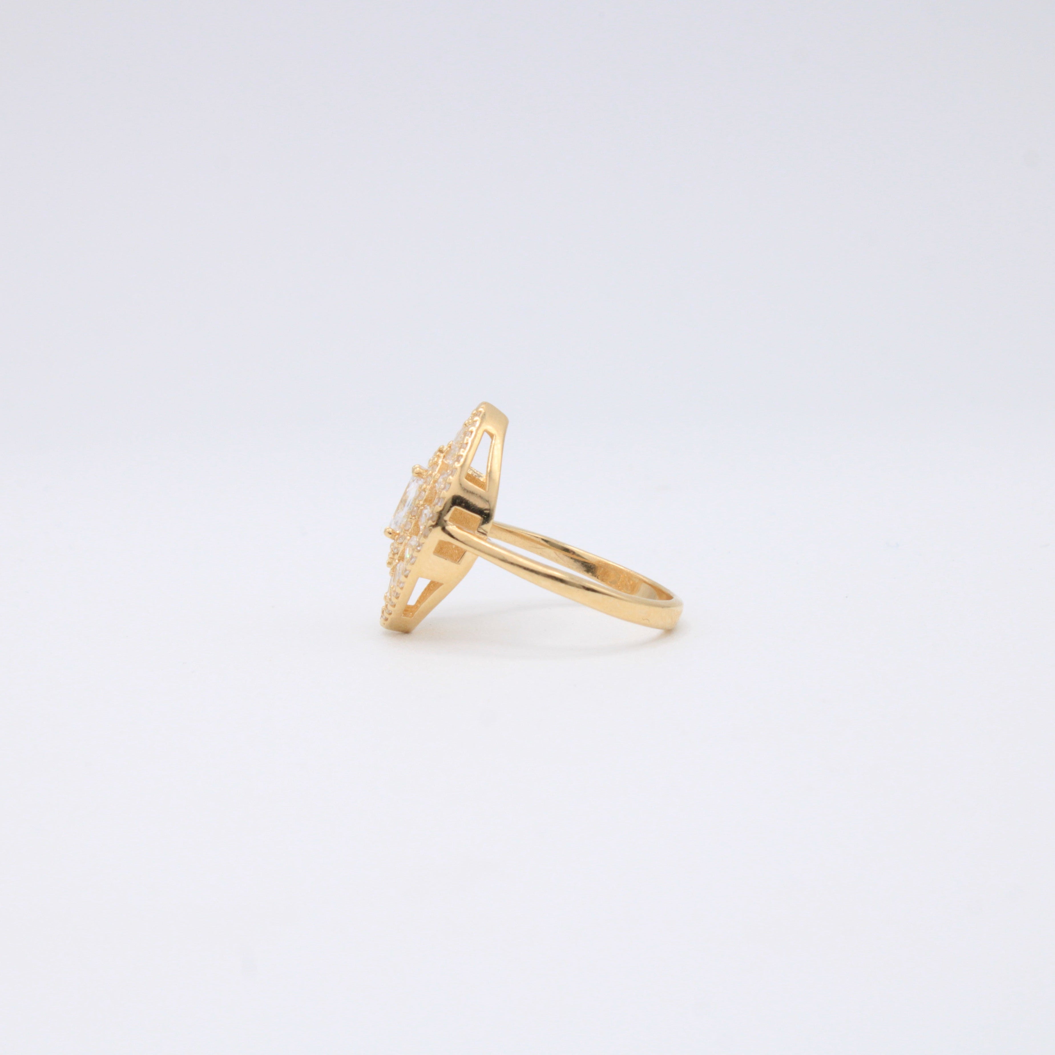 Anillo de Oro 14k Oval Elegante con Zirconias mod. 10858