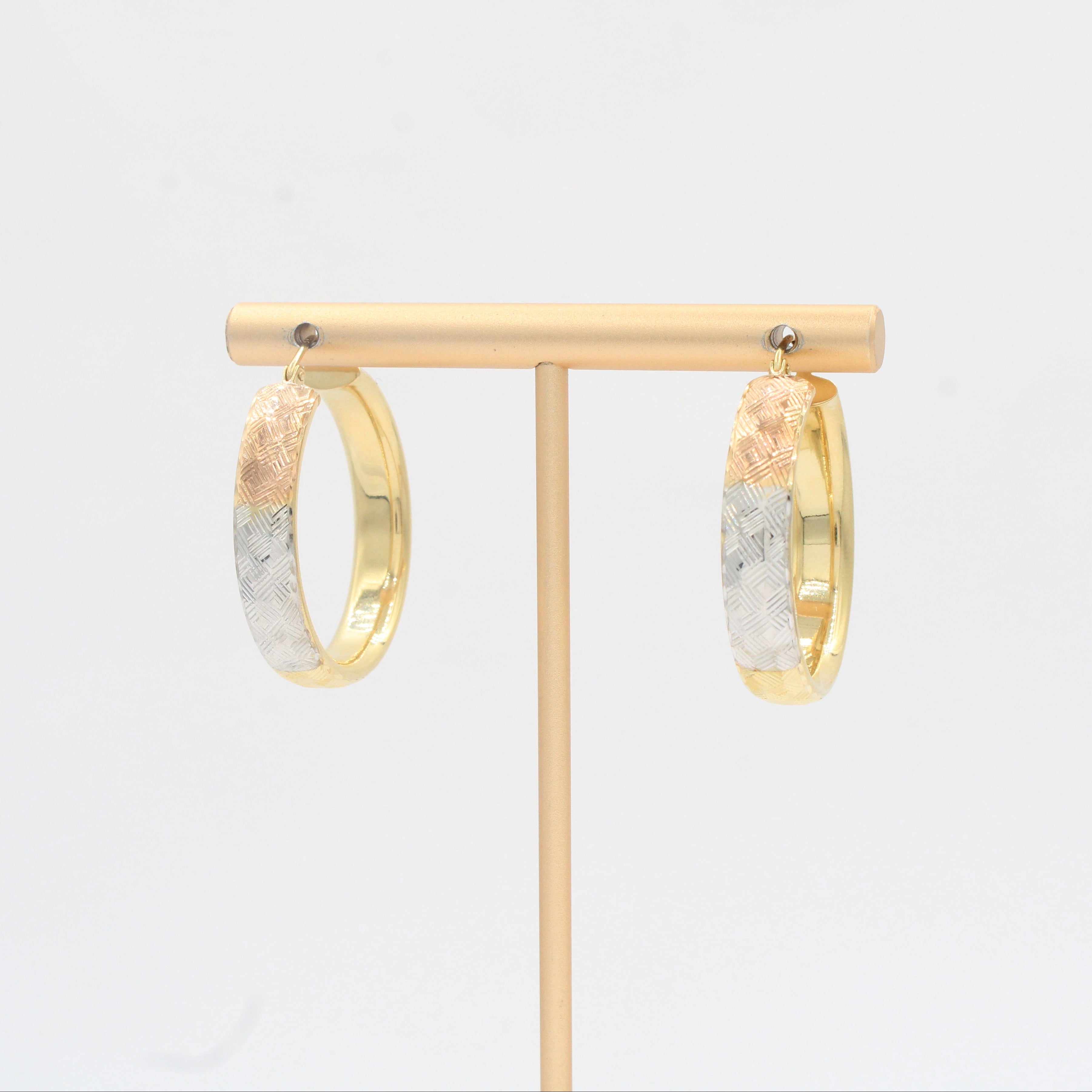 Arracada de Oro 14k Diseño Redondo con Diamantado Fino de Rombo mod. 10313