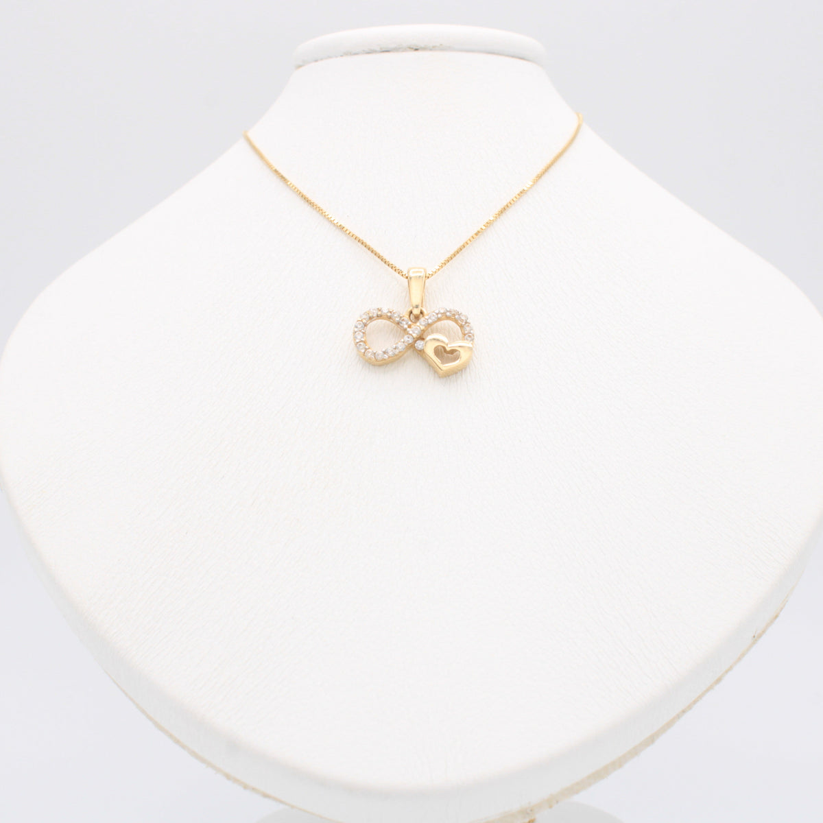 Gargantilla de Oro 14k con Colgante de Infinito y Corazón con Zirconias mod. 11149