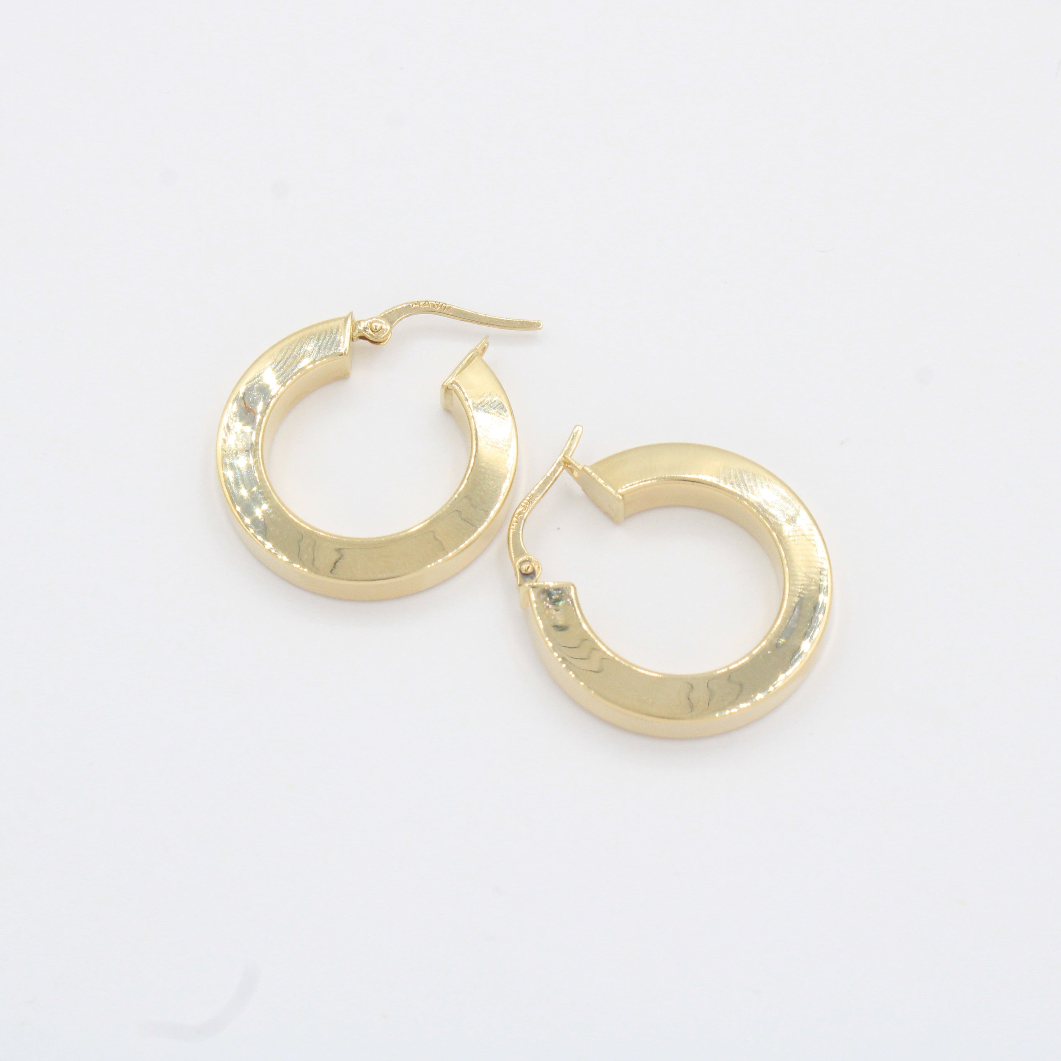 Arracada de Oro 14k Hueco de Diseño Fino Redondo y Brillante mod. 10318