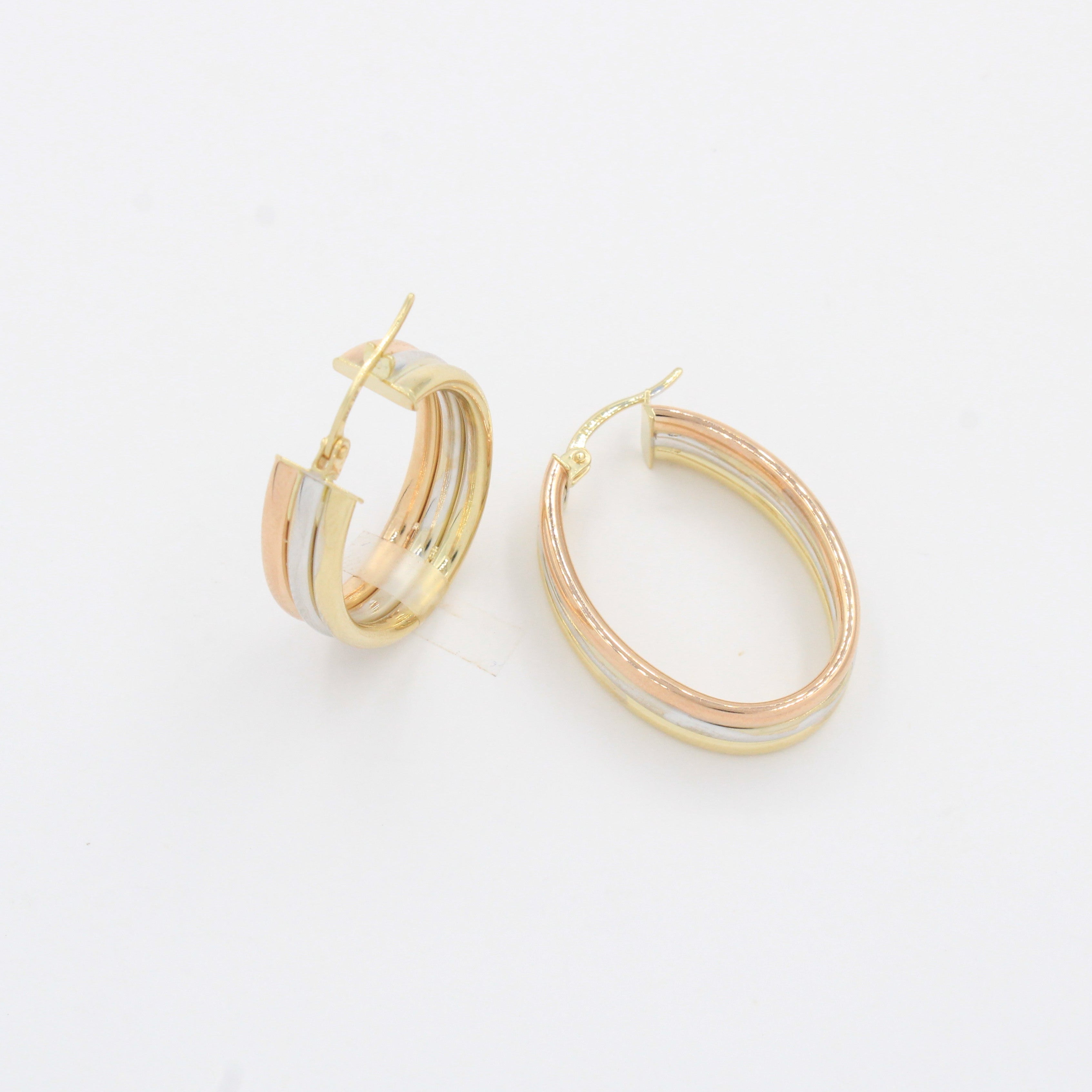 Arracada de Oro 14k Diseño Tubular Hueco de Forma Oval mod. 10305