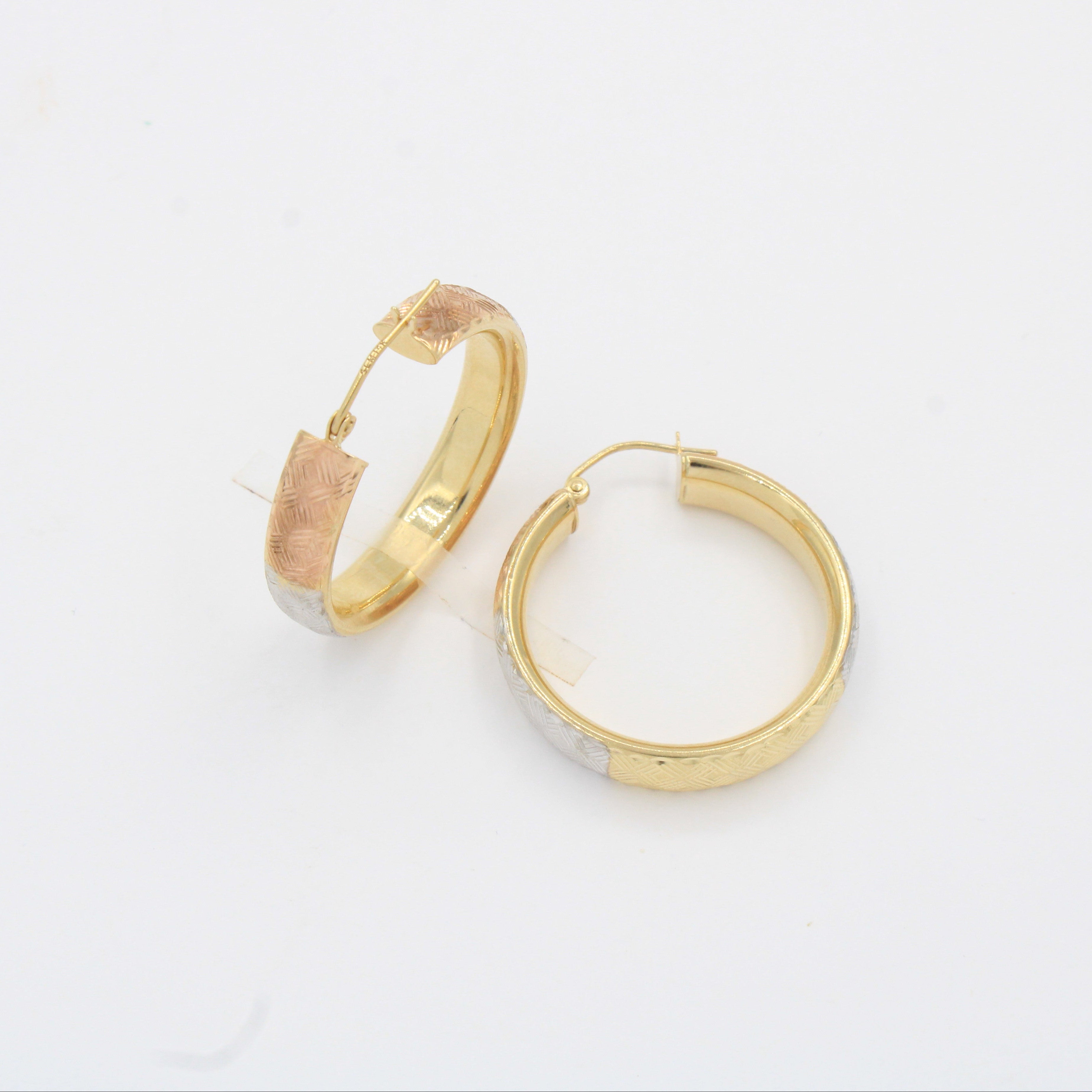 Arracada de Oro 14k Diseño Redondo con Diamantado Fino de Rombo mod. 10313