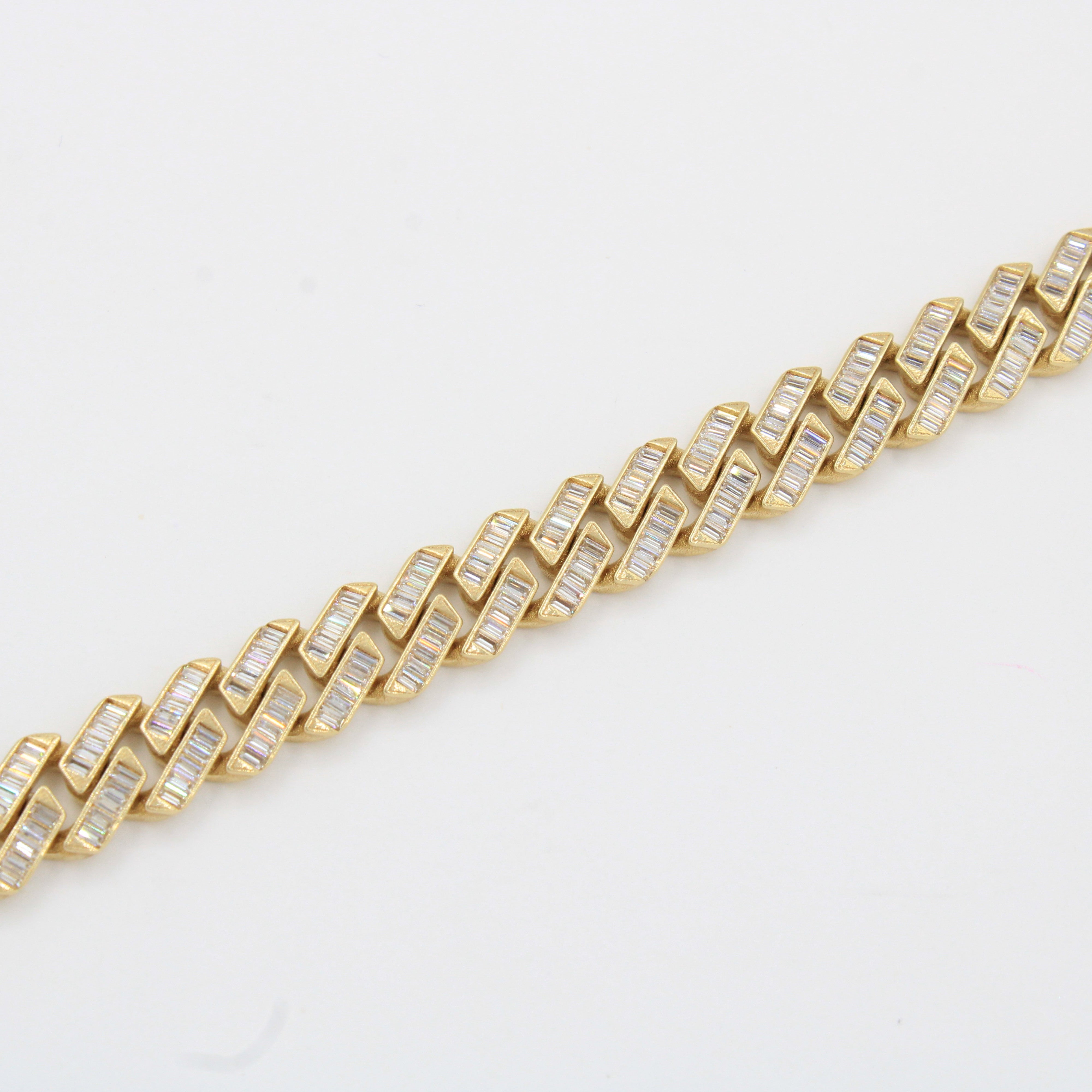 Pulsera de Oro 14k Tejido Barbado con Incrustaión Especial de Zirconias Corte Baguette mod. 10330