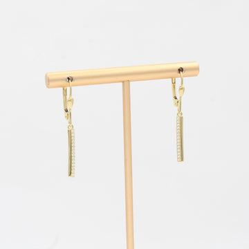 Arete Largo de Oro 14k Diseño Tira Fina Incrustada con Zirconias mod. 10347