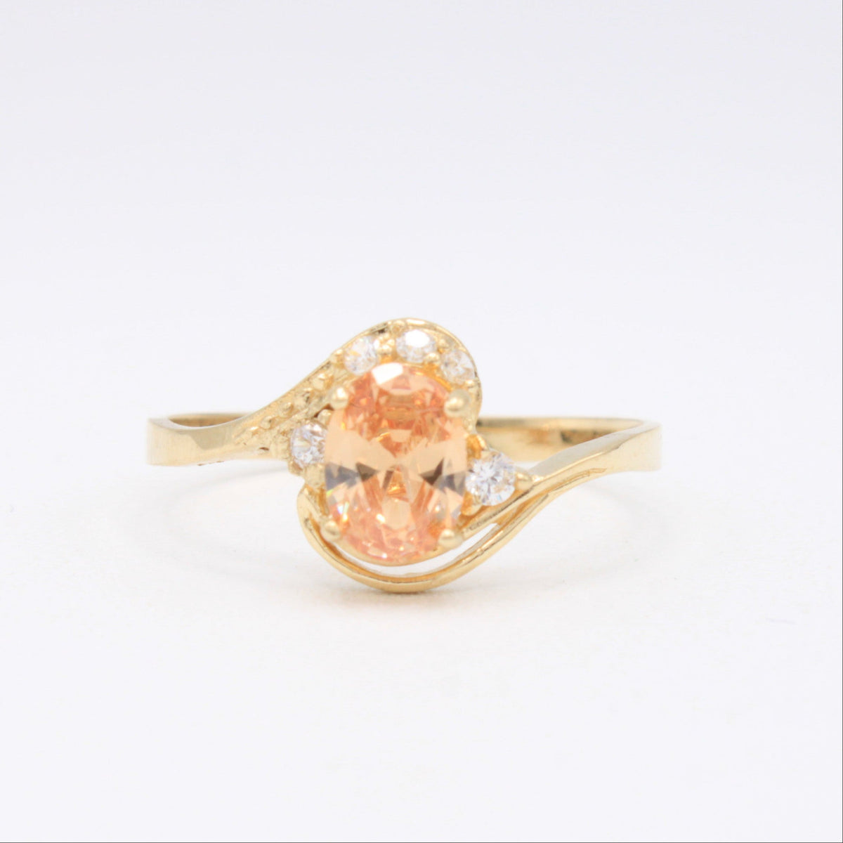 Anillo de Oro 14k Piedra Principal Naranja con Borde de Zirconias mod. 11169