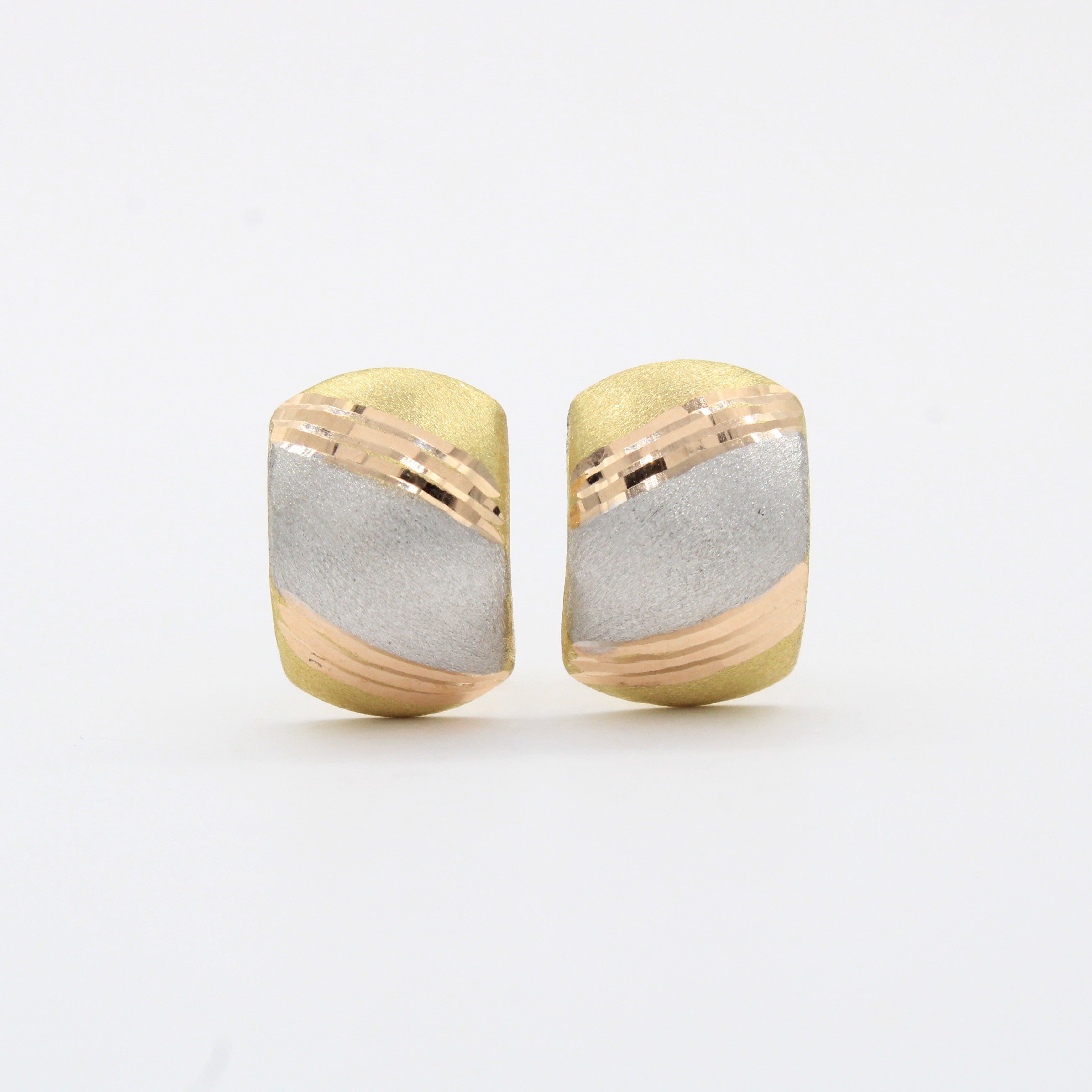 Arete con Broche Patente de Oro 14k Modelo de Tono Mate con Diamantado Fino mod. 10354