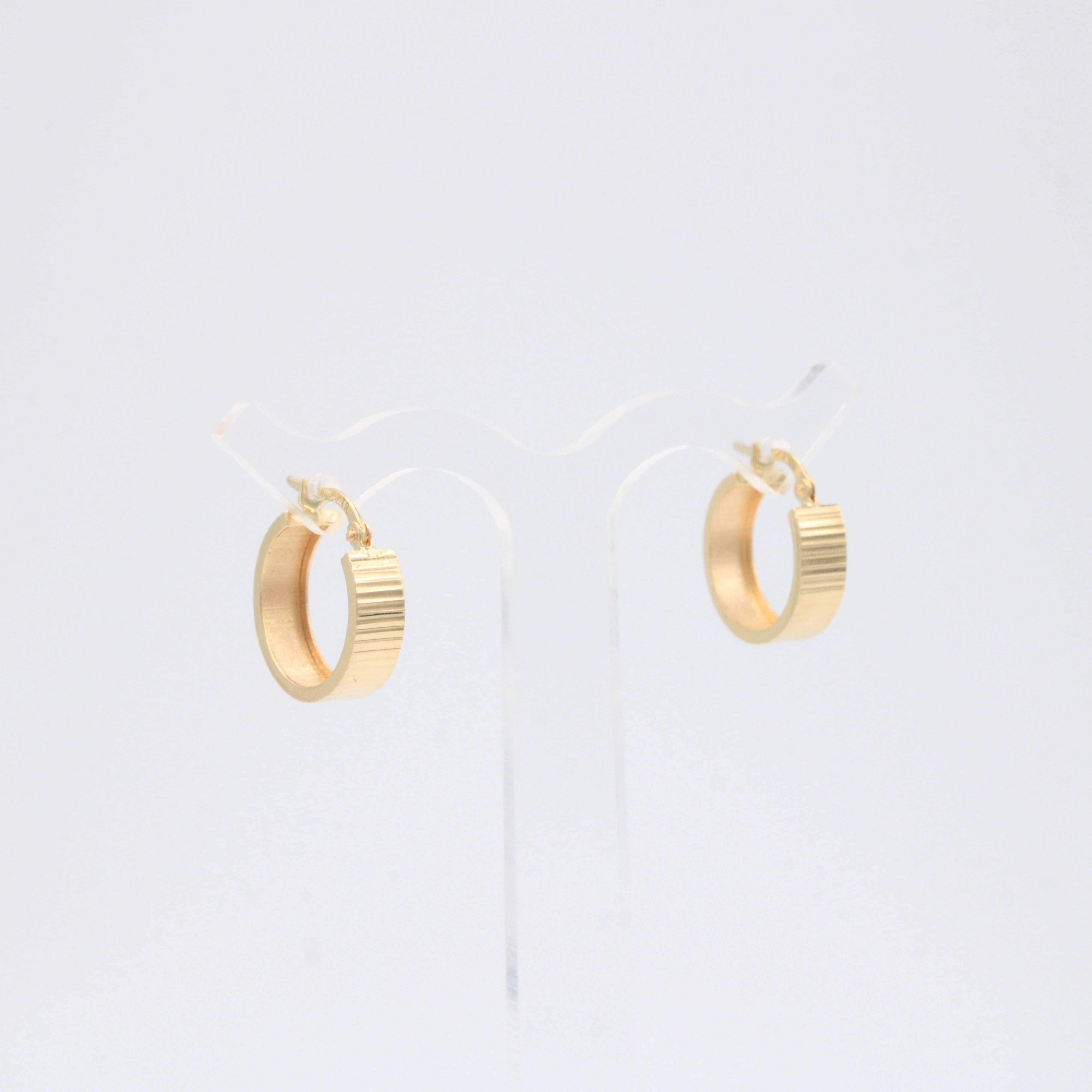 Arracada de Oro 14k Clásicas con Facetado Rayado mod. 10894