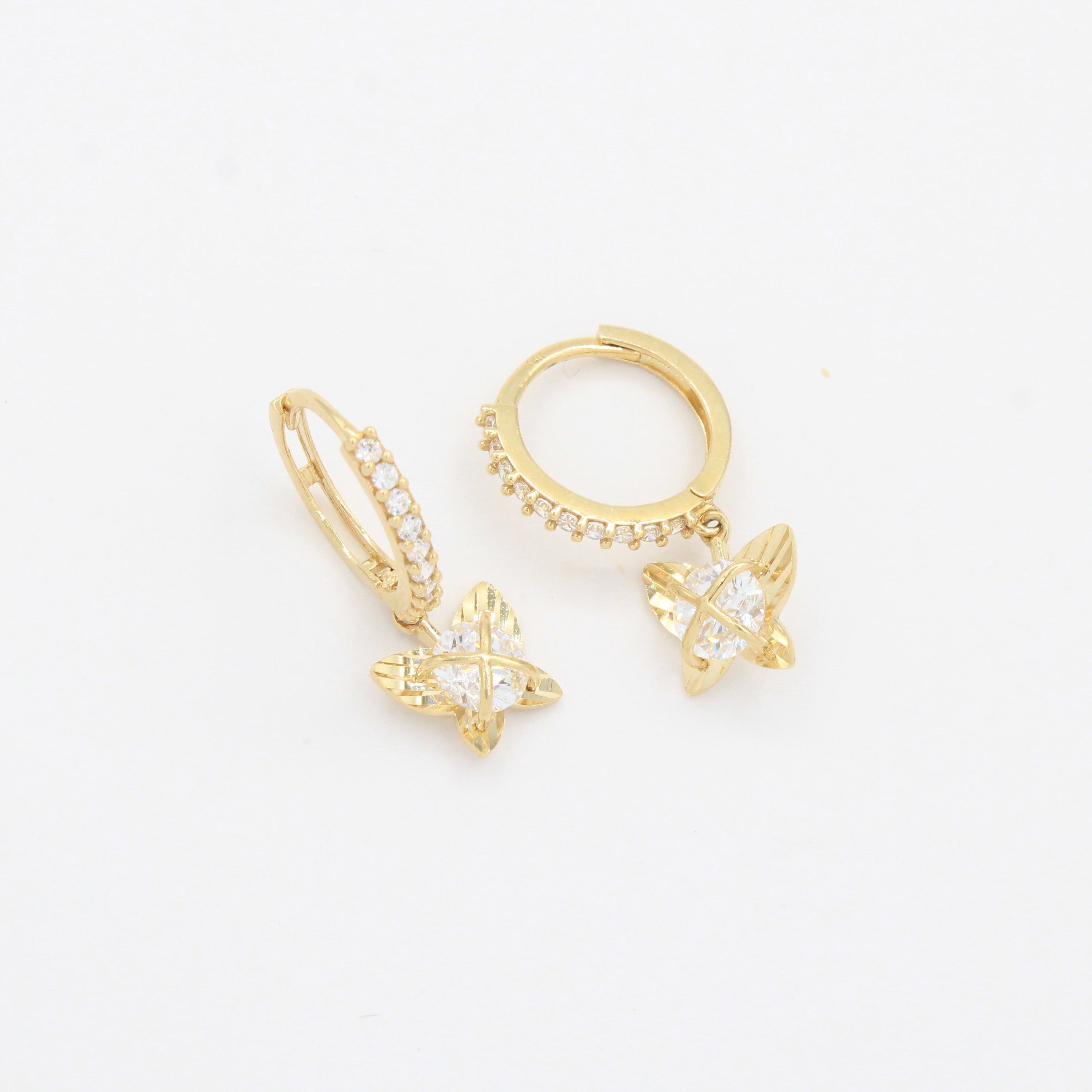 Grapa Larga de Oro 14k Mariposa Diamantada con Zirconia Brillante mod. 10374