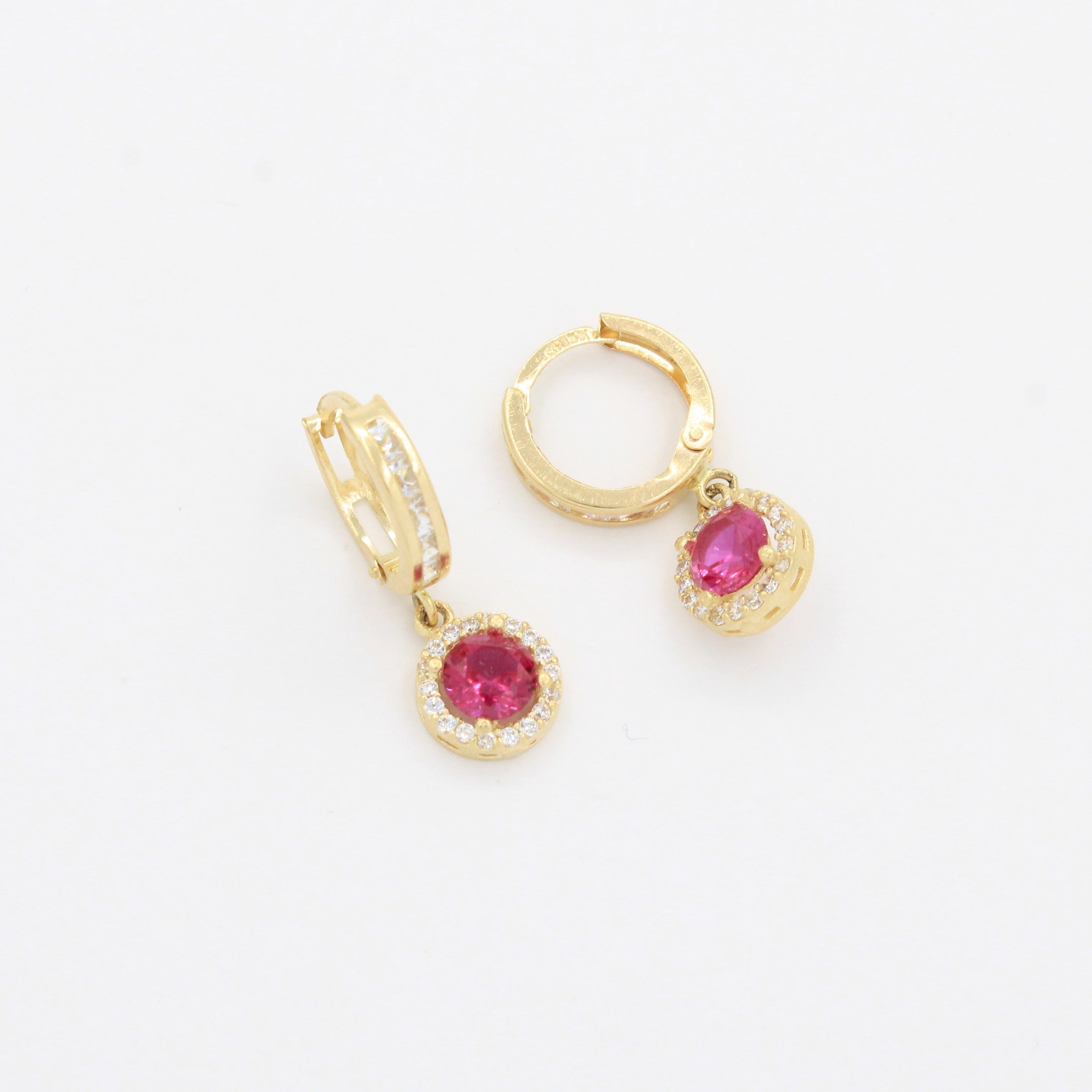 Grapa Larga de Oro 14k Diseño Elegante con Zirconia Roja mod. 10382