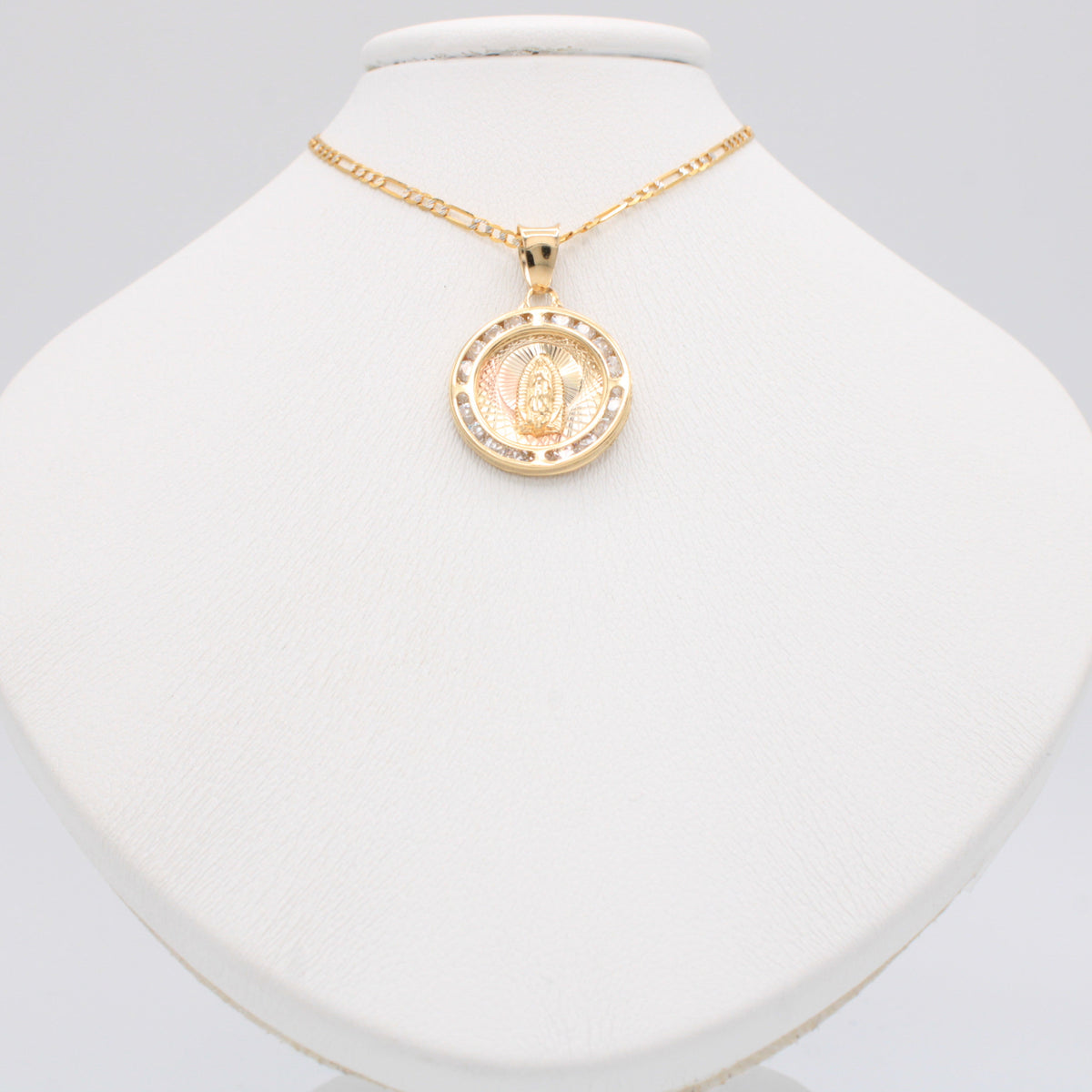 Gargantilla de Oro 14k Tejido 3x1 con Medalla de la Virgen Incrustado con Zirconias mod. 11203