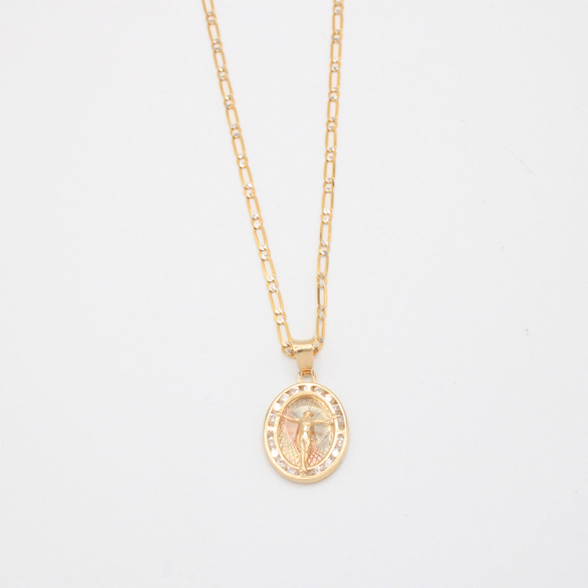 Gargantilla de Oro 14k Tejido 1x1 con Dije de Cristo Incrustado con Zirconias mod. 11197