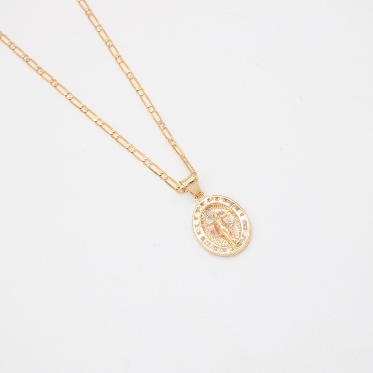 Gargantilla de Oro 14k Tejido 1x1 con Dije de Cristo Incrustado con Zirconias mod. 11197