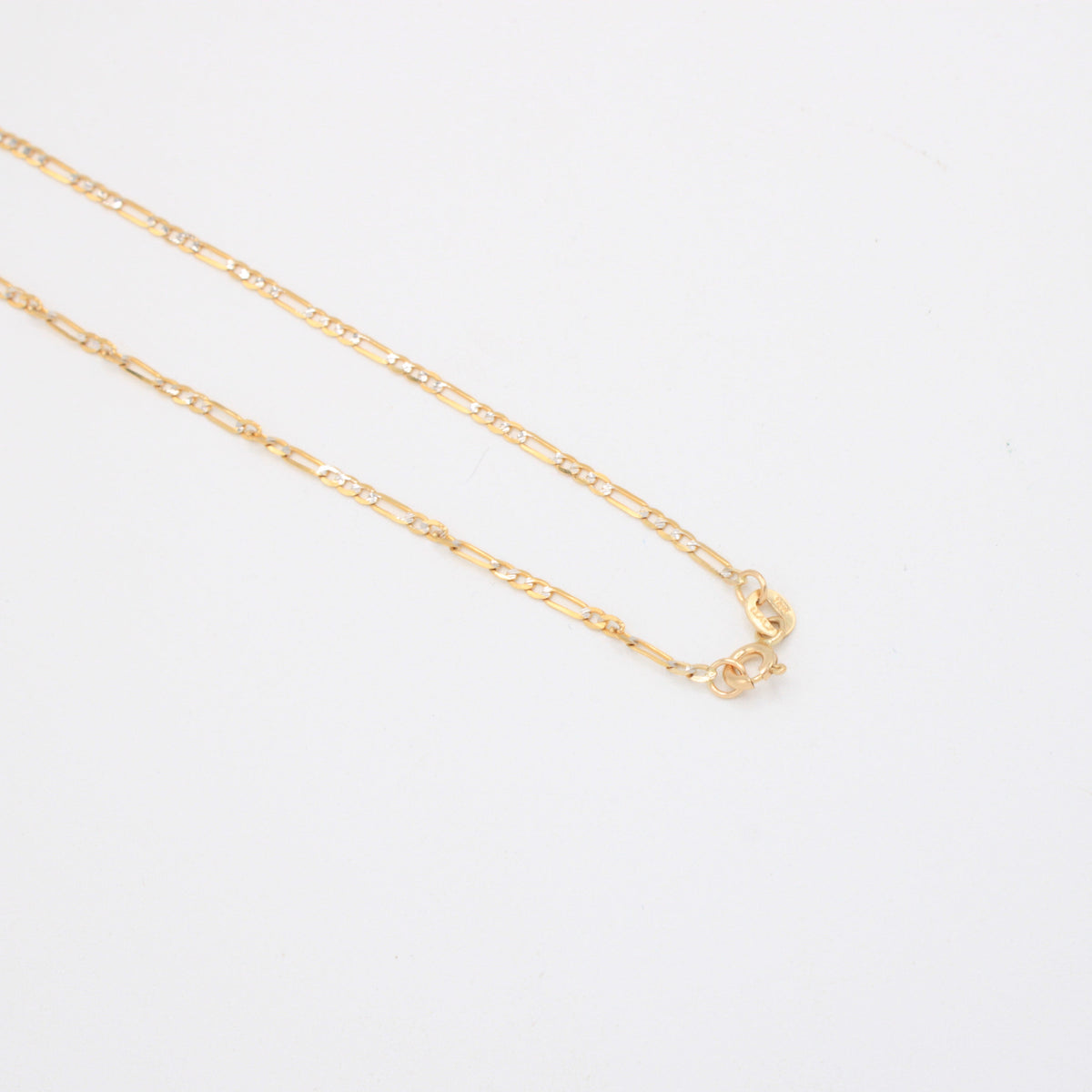Gargantilla de Oro 14k Tejido 3x1 con Dije Virgen de San Juan de Los Lagos mod. 11198