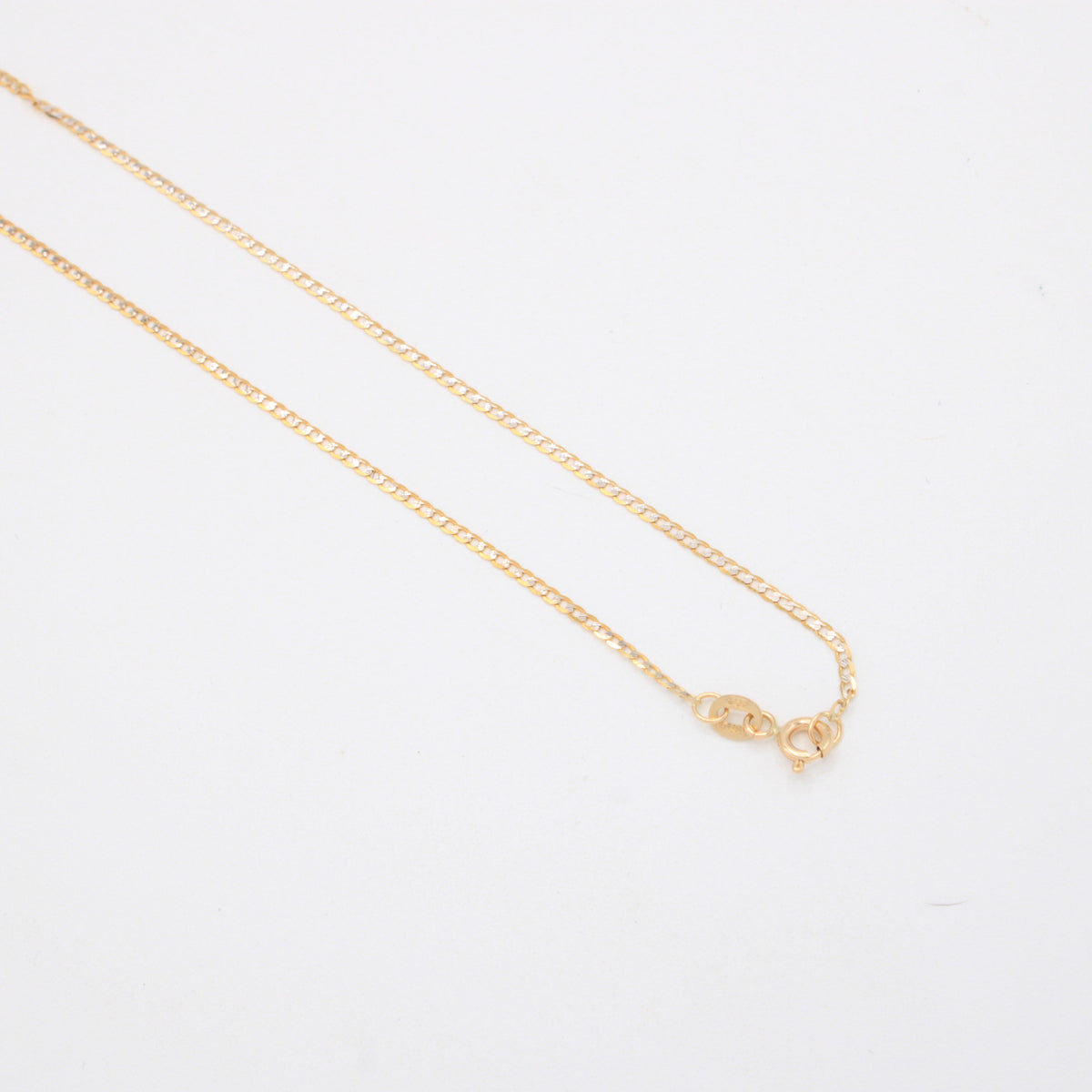 Gargantilla de Oro 14k Tejido Barbado con Dije de Cristo Incrustado con Zirconias mod. 11199