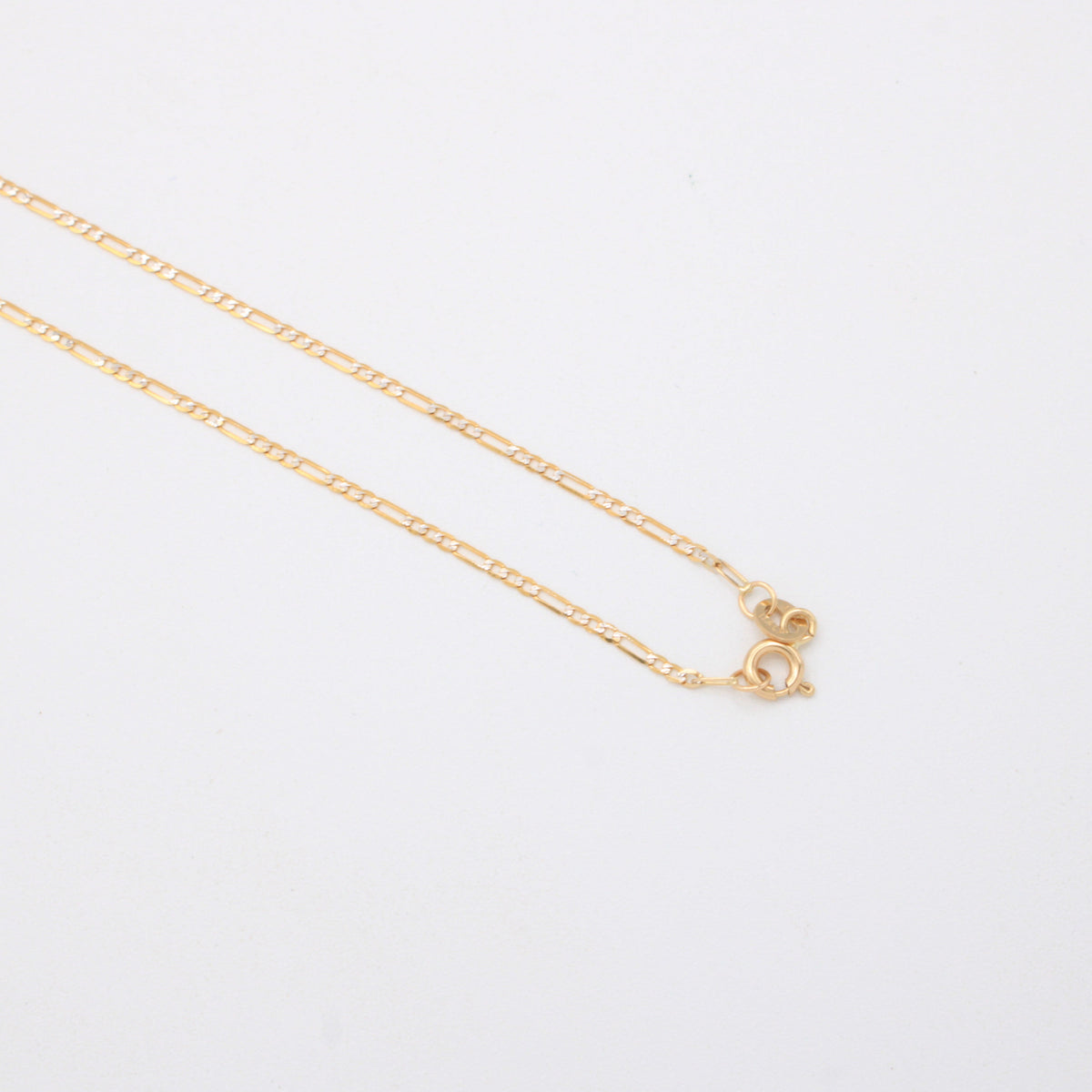 Gargantilla de Oro 14k Tejido 3x1 con Medalla de la Virgen Incrustado con Zirconias mod. 11203