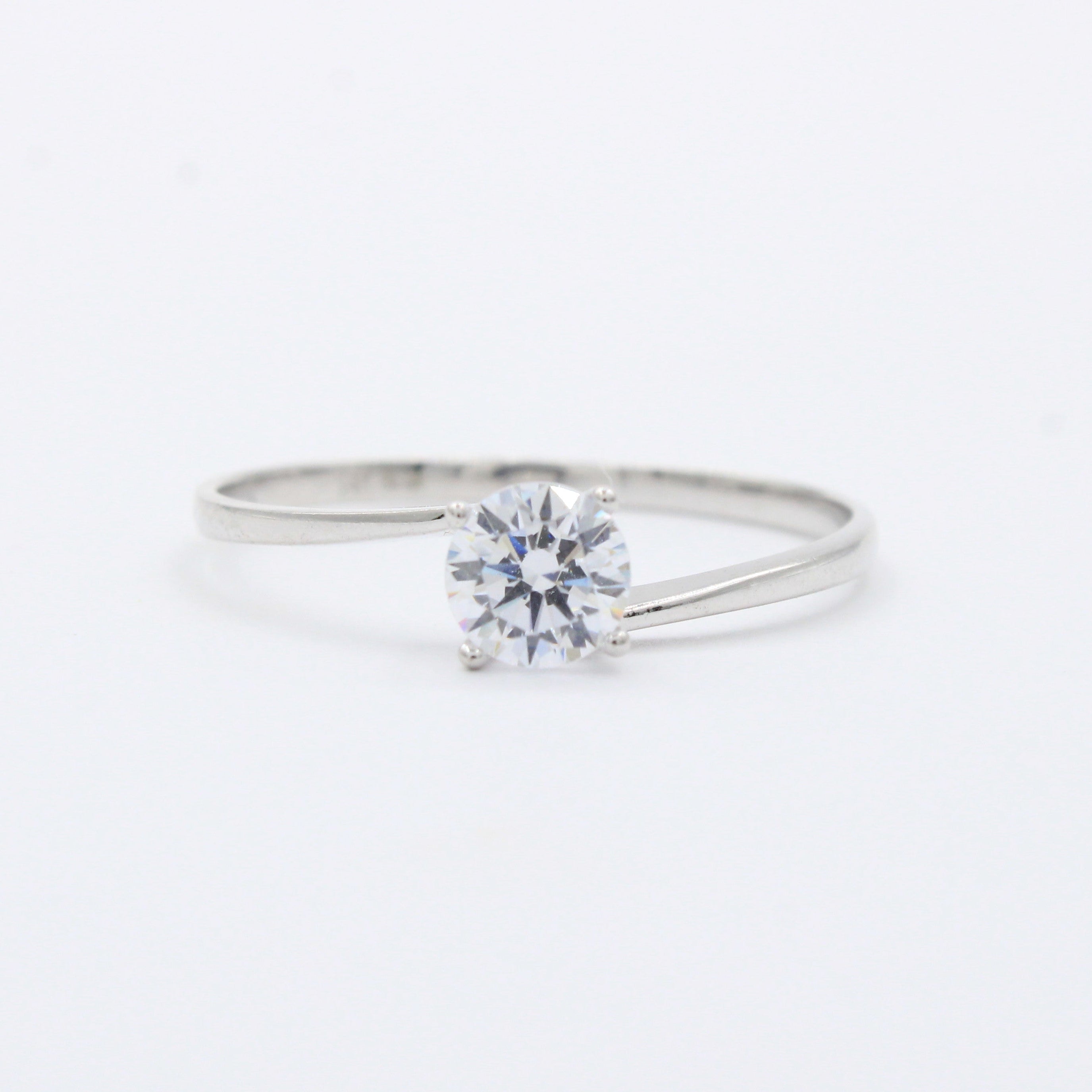 Anillo de Compromiso en Oro 14k Diseño Delgado y Fino con Zirconia Brillante mod. 10407