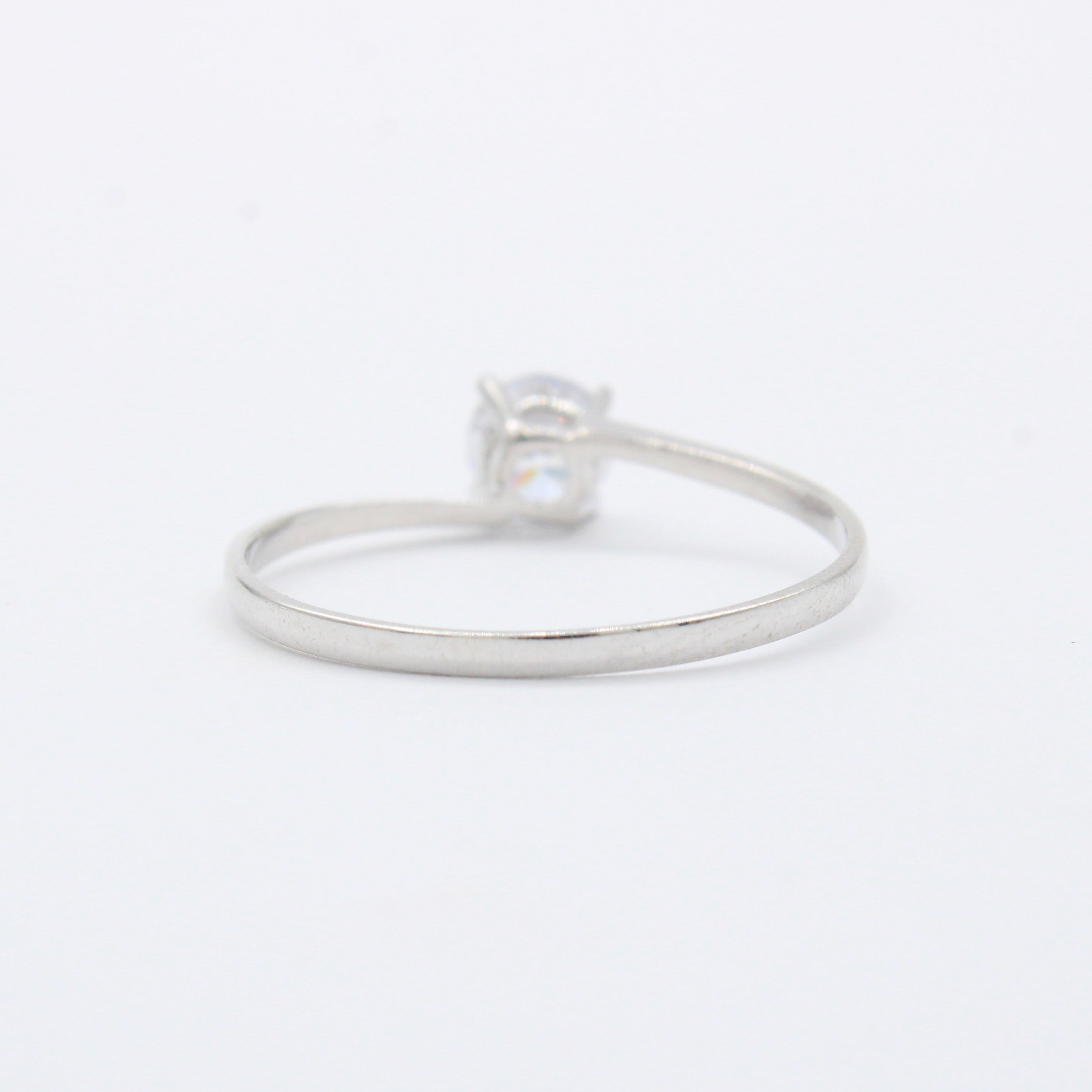 Anillo de Compromiso en Oro 14k Diseño Delgado y Fino con Zirconia Brillante mod. 10407
