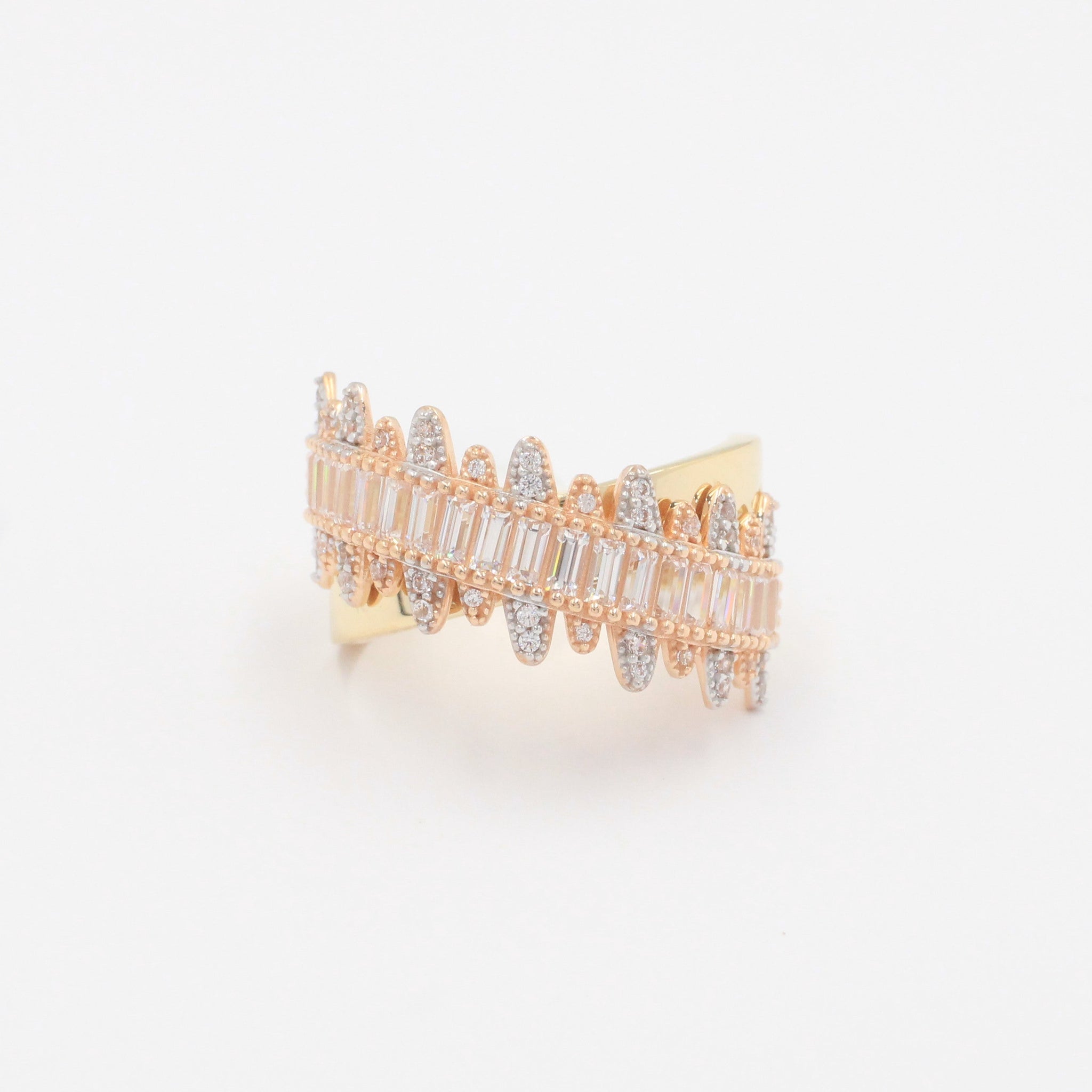 Anillo de Oro 14k Florentino Diseño Zig Zag con Incrustado de Zirconias mod. 9979