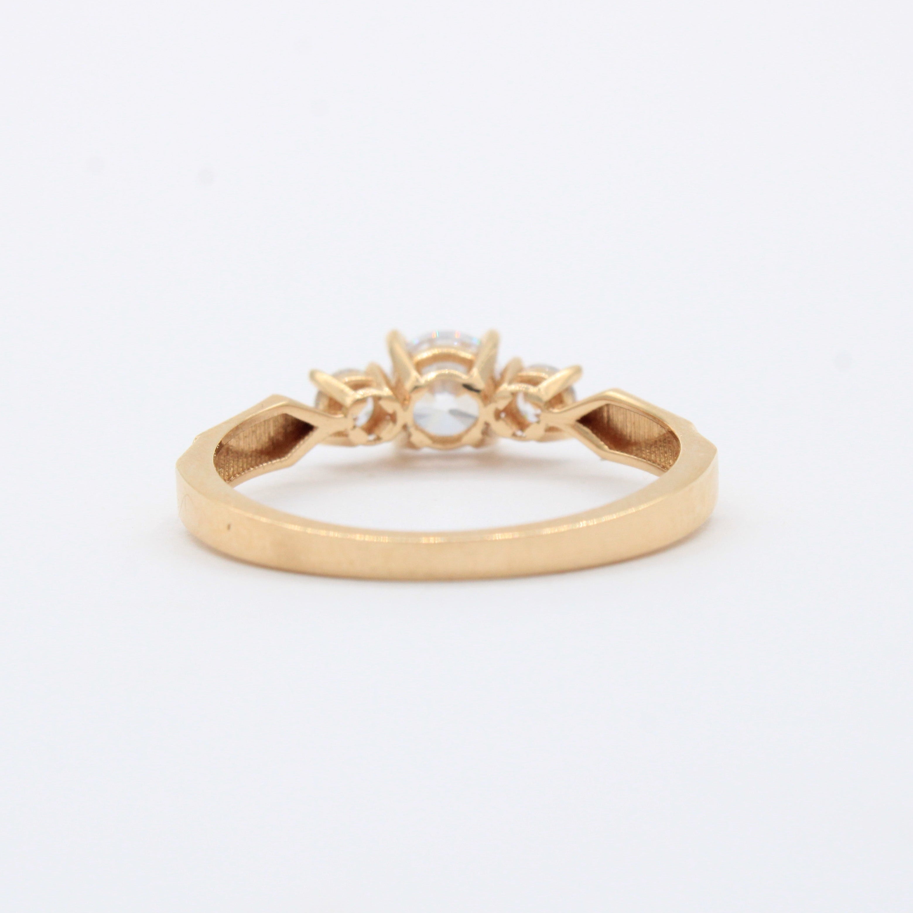 Anillo de Compromiso en Oro 14k con Facetado Fino y Zirconias Brillantes mod. 10409