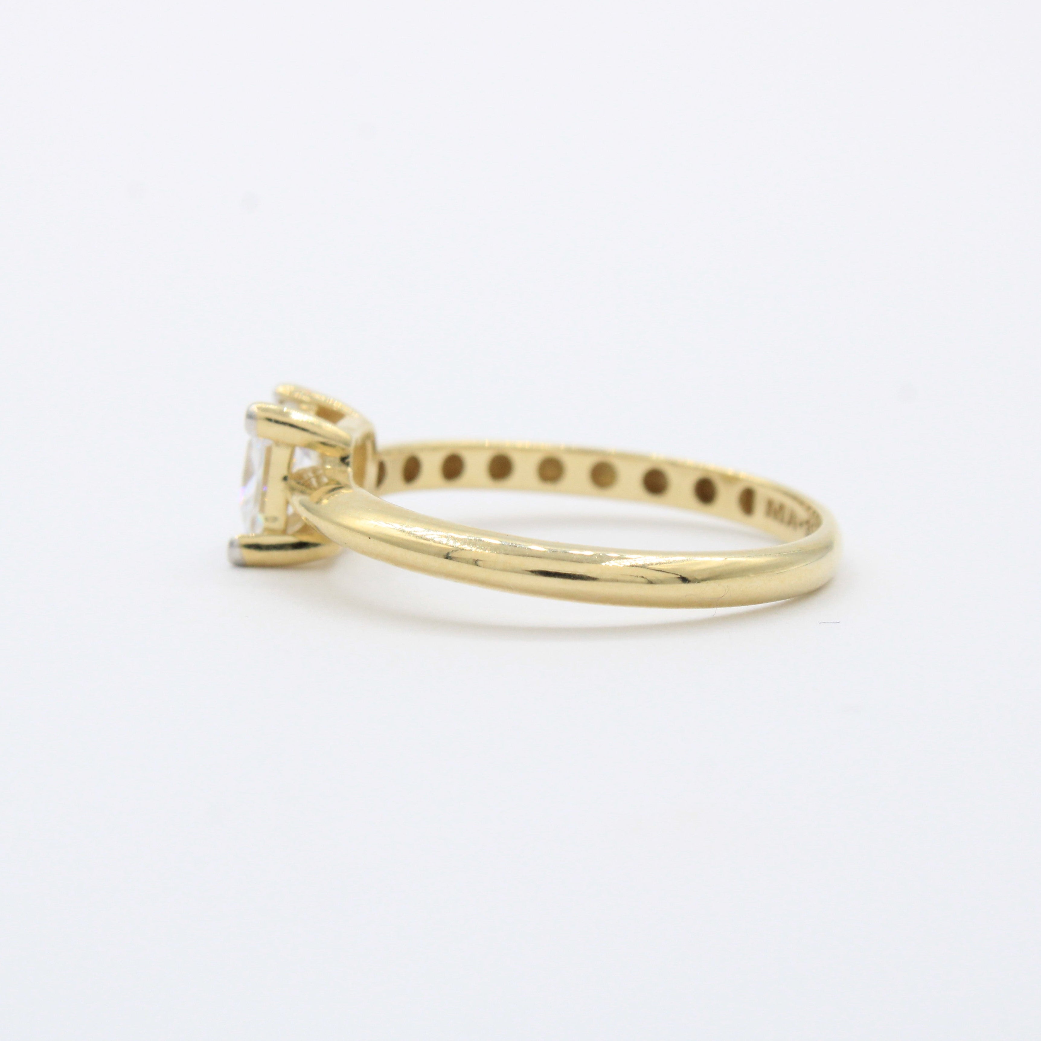 Anillo de Compromiso en Oro 14k Diseño con Zirconia de Corte Cuadrado Brillante mod. 10415