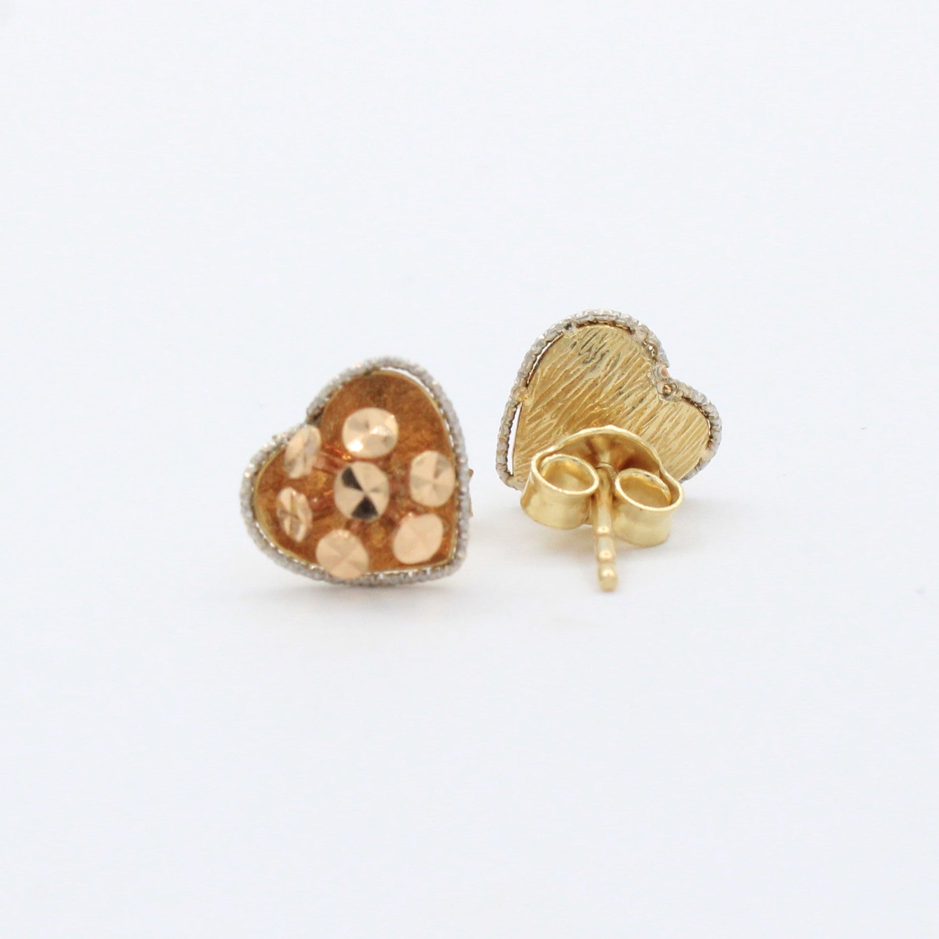 Arete de Oro 14k Corazón con Acabado Texturizado y Diamantado mod. 10428