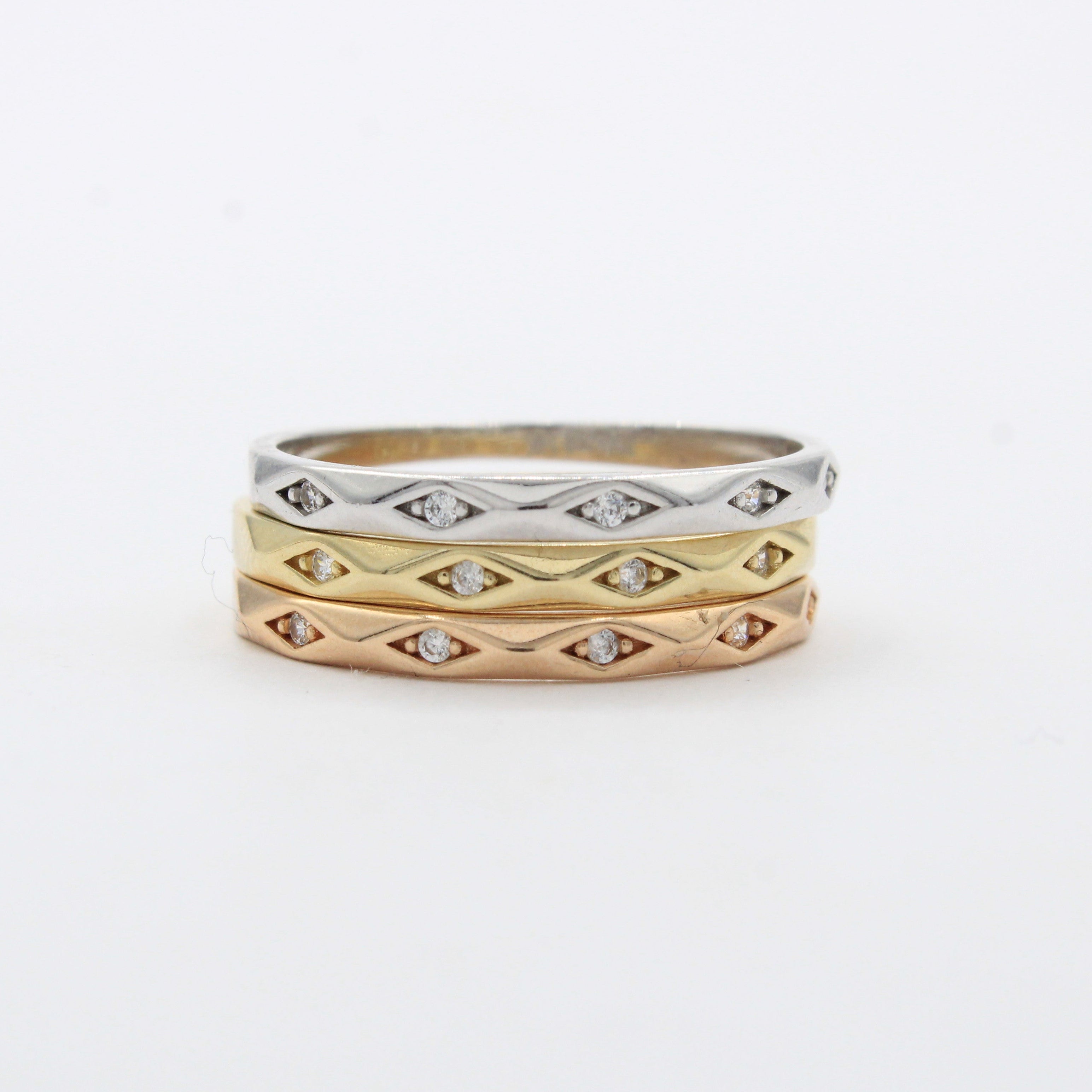 Anillo de Oro 14k Fin de Semana de Diseño Facetado con Zirconias mod. 10461