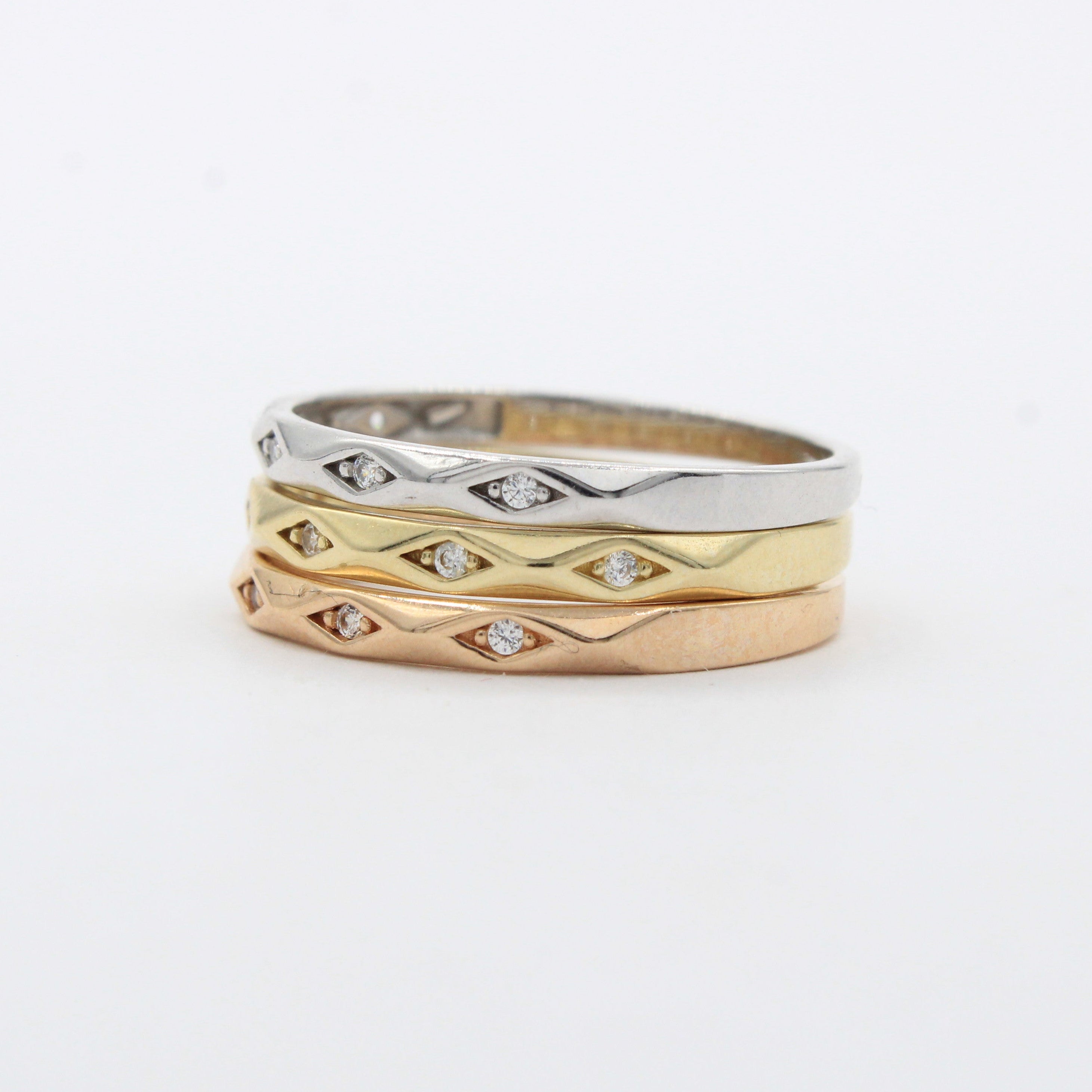 Anillo de Oro 14k Fin de Semana de Diseño Facetado con Zirconias mod. 10461