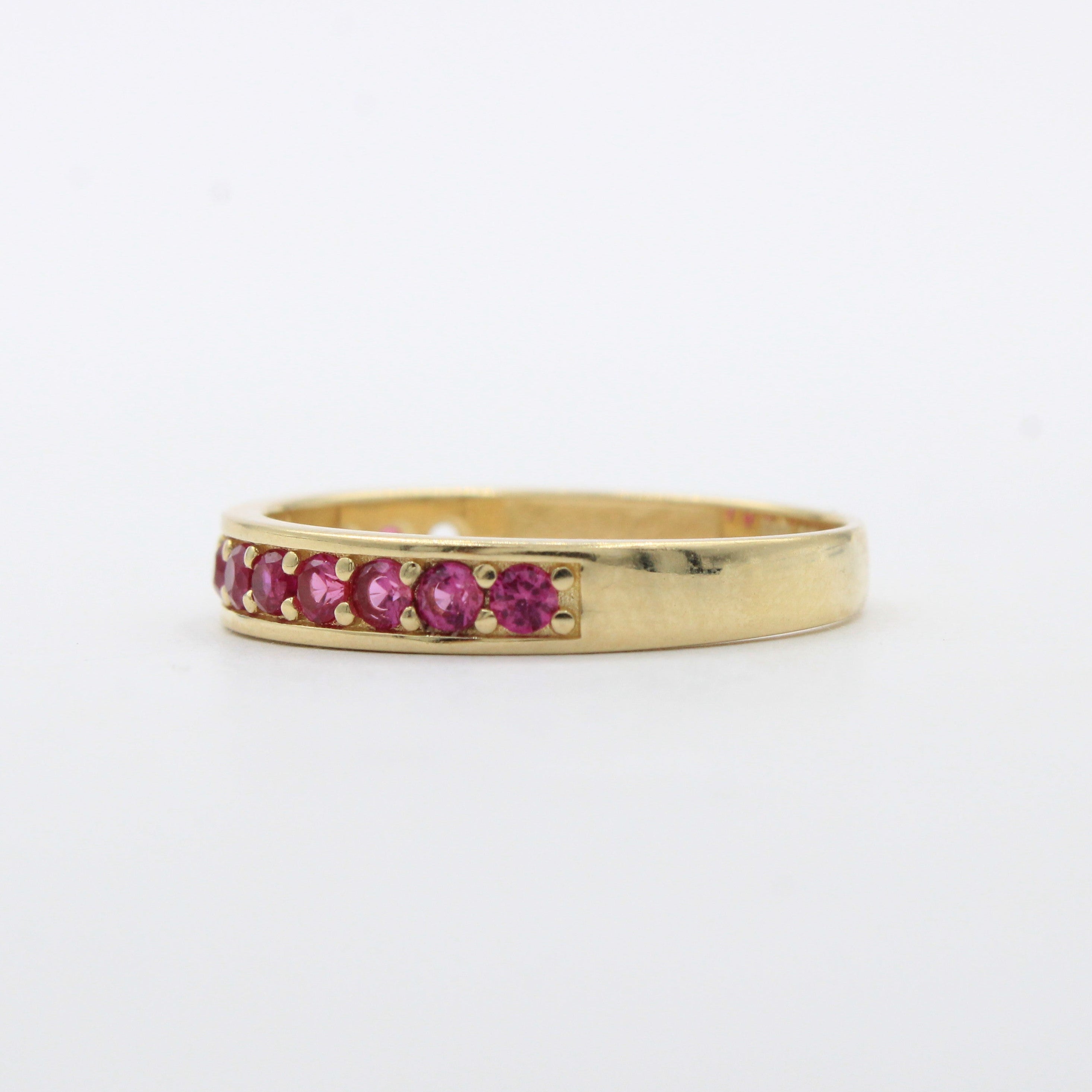 Anillo de Oro 14k Media Churumbela con Zirconias de Tono Rojo mod. 10465
