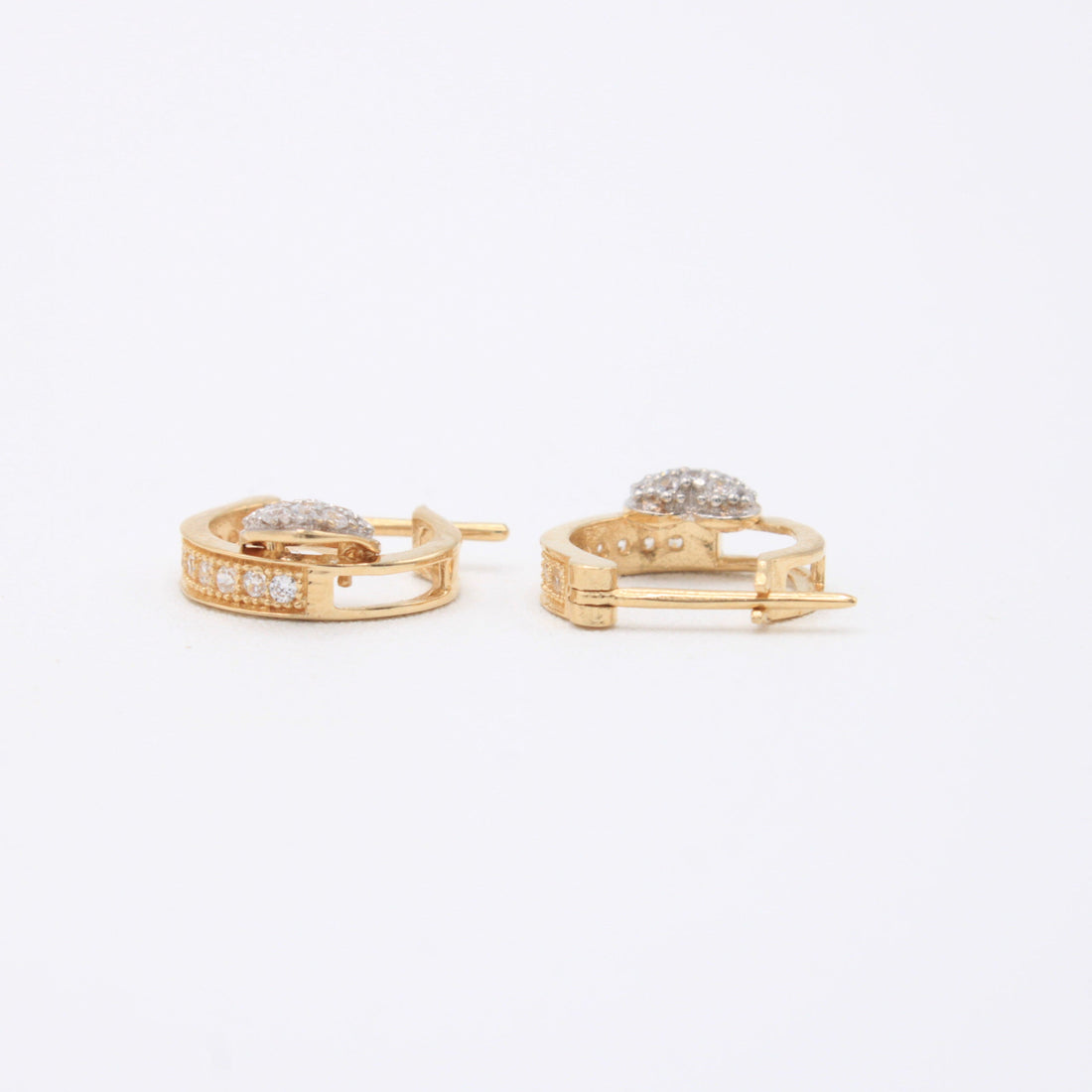 Grapa de Oro 14k con Corazón e Incrustación de Zirconias mod. 11010