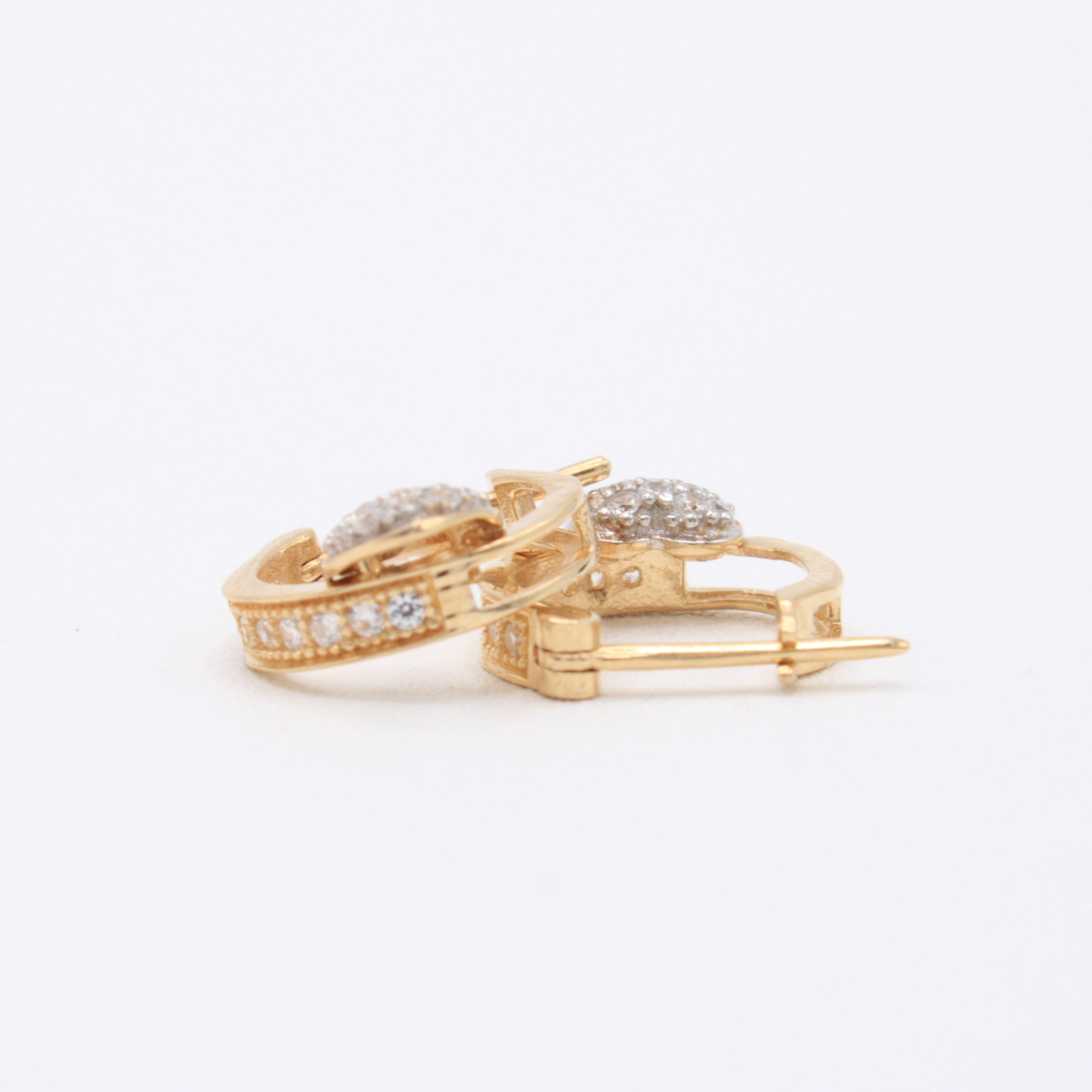 Grapa de Oro 14k con Corazón e Incrustación de Zirconias mod. 11010