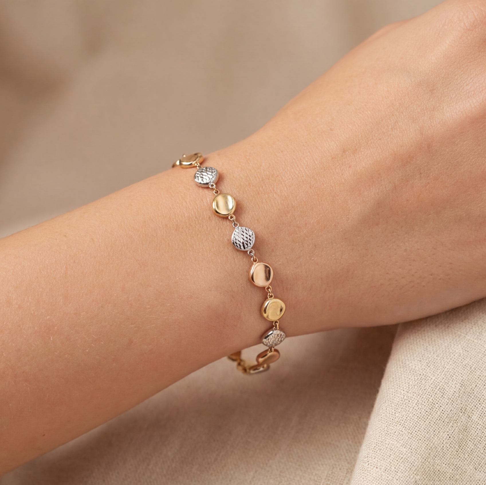 Pulsera de Oro 14k Eslabones Diamantados Huecos de Estilo Elegante mod. 10741