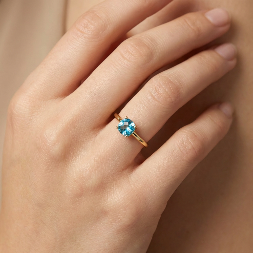 Anillo de Oro 14k con Zirconia Especial de Tono Azul con Diseño Facetado mod. 10757