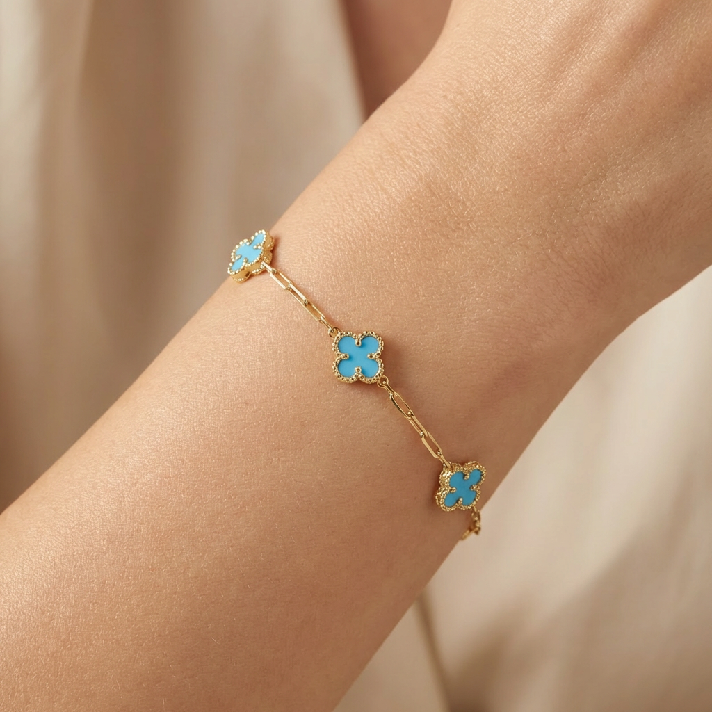 Pulsera de Oro 14k Tejido Fino con Tréboles en Tono Azul Pastel mod. 10665