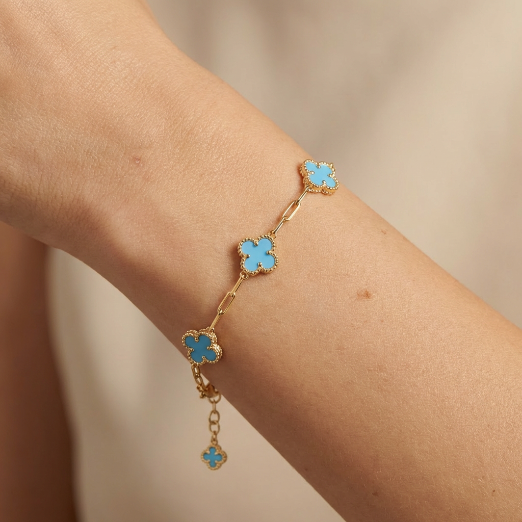 Pulsera de Oro 14k Tejido Fino con Tréboles en Tono Azul Pastel mod. 10665