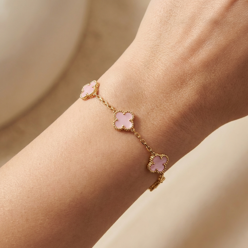 Pulsera de Oro 14k Tejido Delgado con Tréboles de Tono Rosa Pastel mod. 10664