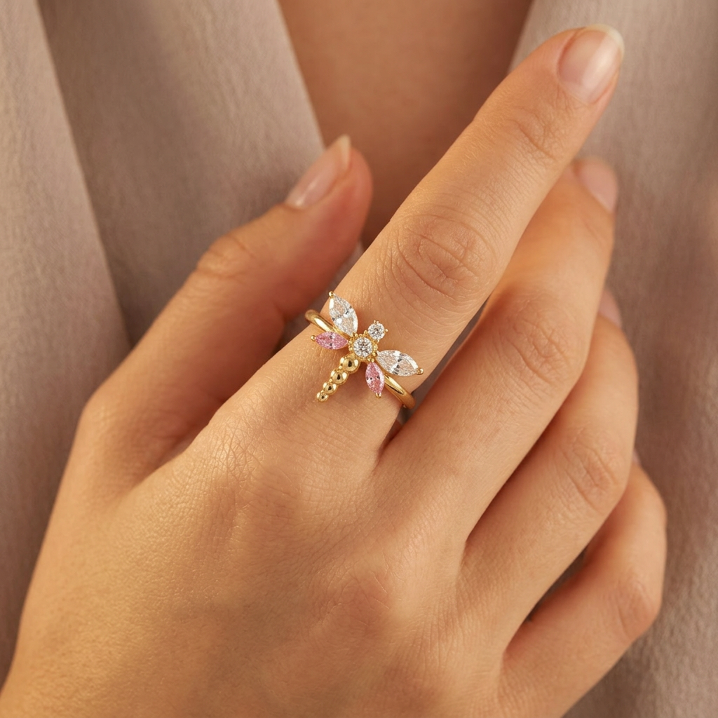 Anillo de Oro 14k Diseño de Libélula con Zirconias Detallada ca con Tonos Rosas mod. 10743